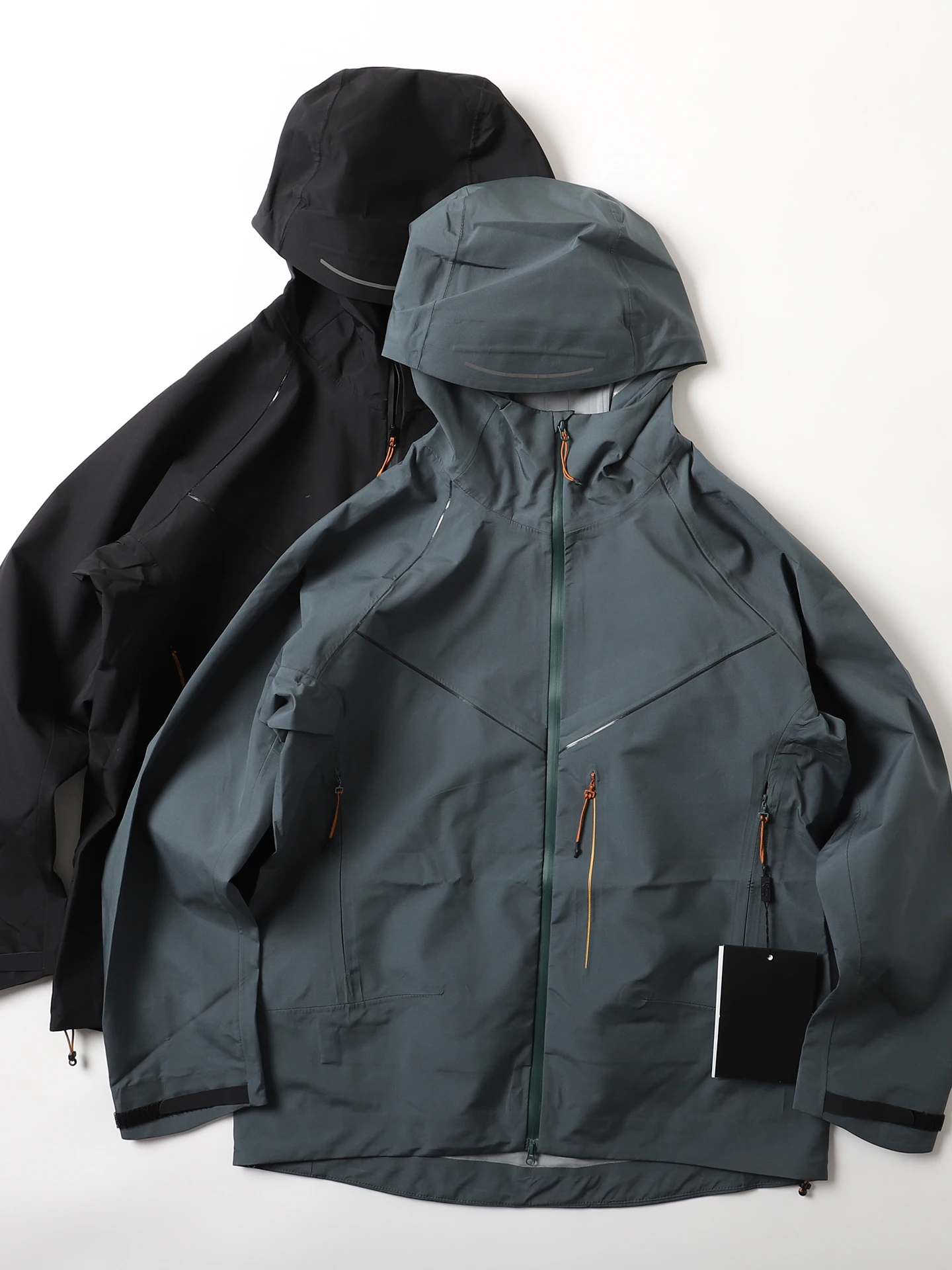 Мужская уличная куртка-хардшелл, ветрозащитная, водоотталкивающая, с капюшоном, серия Nordic Sle Mountain, модная молодежная модель из полиэстера
Мужская уличная куртка-хардшелл, ветрозащитная, водоотталкивающая, с капюшоном, серия Nordic Sle Mountain, модная молодежная модель из полиэстера