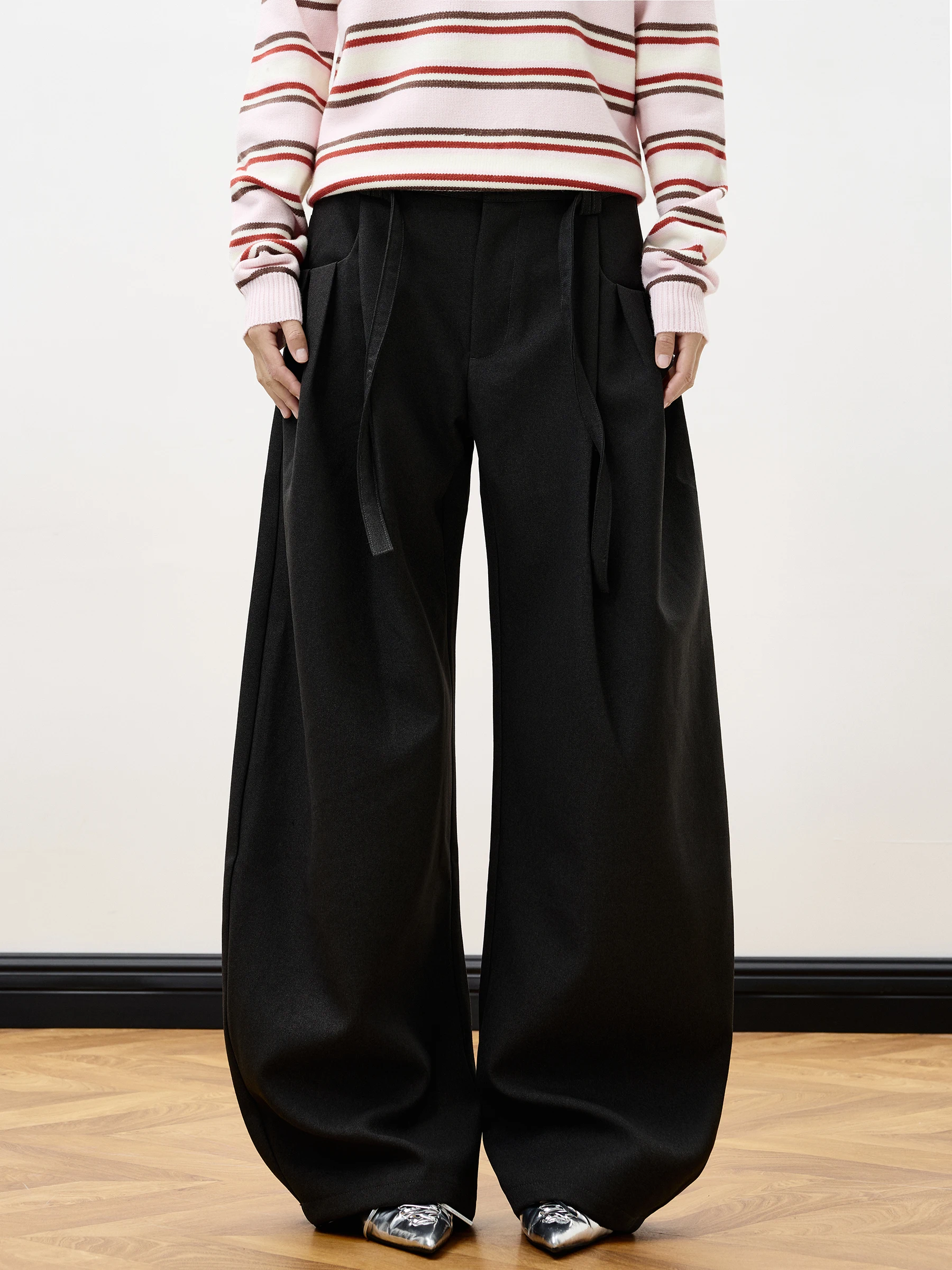 American Retro Pocket Pleated Knife West Pants Wide Leg Casual Long Pants Drapey High-End Feel Loose Fit Ladies Trousers
American Retro Pocket Pleated Knife West Pants Wide Leg Casual Long Pants Drapey High-End Feel Loose Fit Ladies Trousers