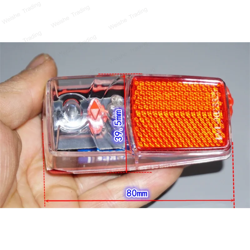 Bicycle with LED tail light red warning light, built-in No. 7 battery night riding active luminous warning light
Bicycle with LED tail light red warning light, built-in No. 7 battery night riding active luminous warning light