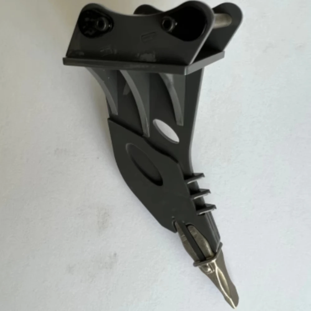 New R945 Hydraulic Excavator Model Ripper 1/14 RC Metal Hydraulic Excavator Model Accessories
New R945 Hydraulic Excavator Model Ripper 1/14 RC Metal Hydraulic Excavator Model Accessories