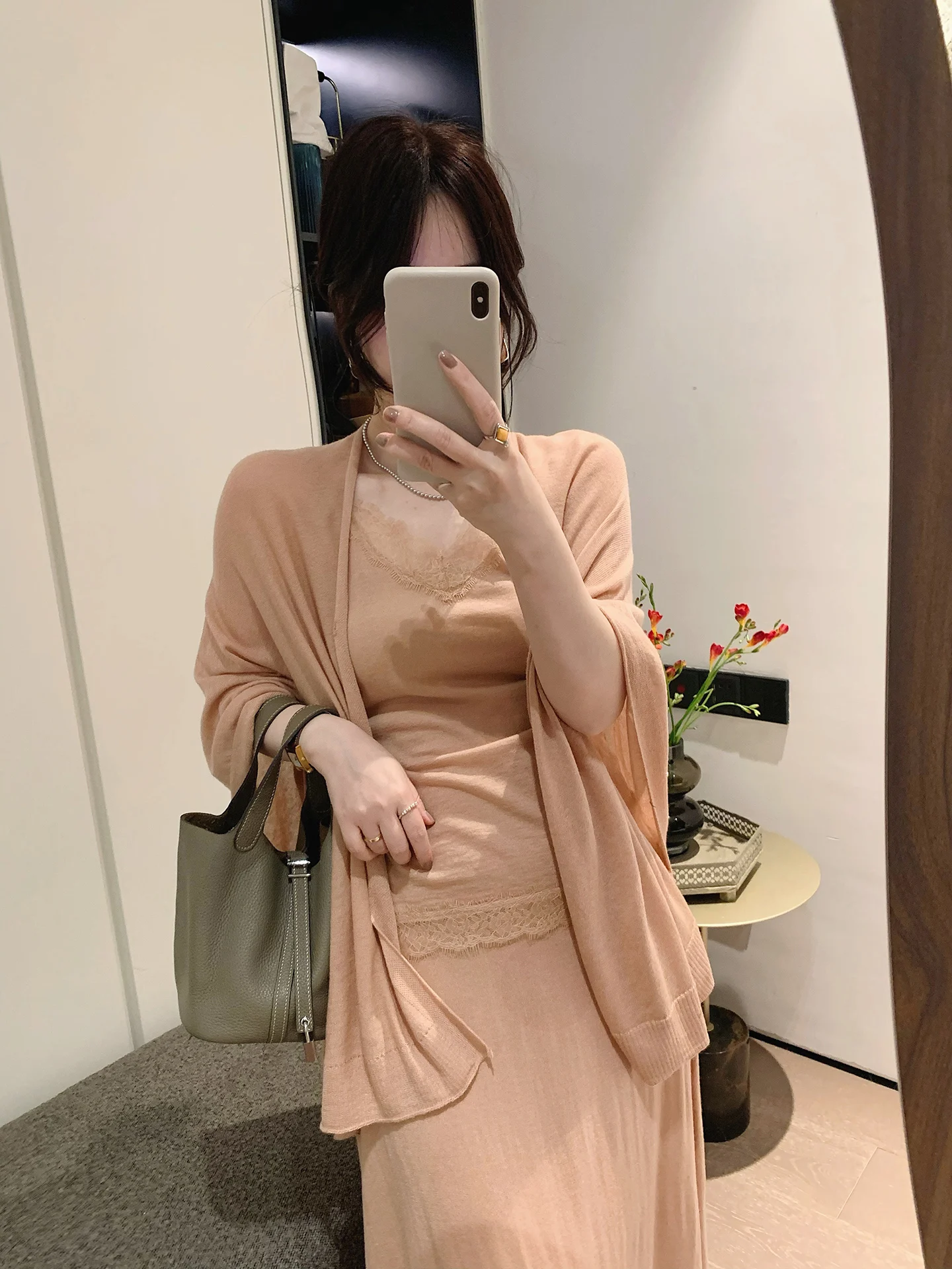 Misslady Soft Woolen Lace Halter Neck High Waist Skirt Cardigan Knitted Sweater Three Piece Set Casual Spring Fashion
Misslady Soft Woolen Lace Halter Neck High Waist Skirt Cardigan Knitted Sweater Three Piece Set Casual Spring Fashion