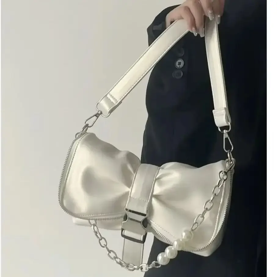 Women's White Underarm Bag Korean Sweet Style Pleated Bow Beading Chain Design Single Shoulder Bag Fashion Zipper Edge Bags
Women's White Underarm Bag Korean Sweet Style Pleated Bow Beading Chain Design Single Shoulder Bag Fashion Zipper Edge Bags