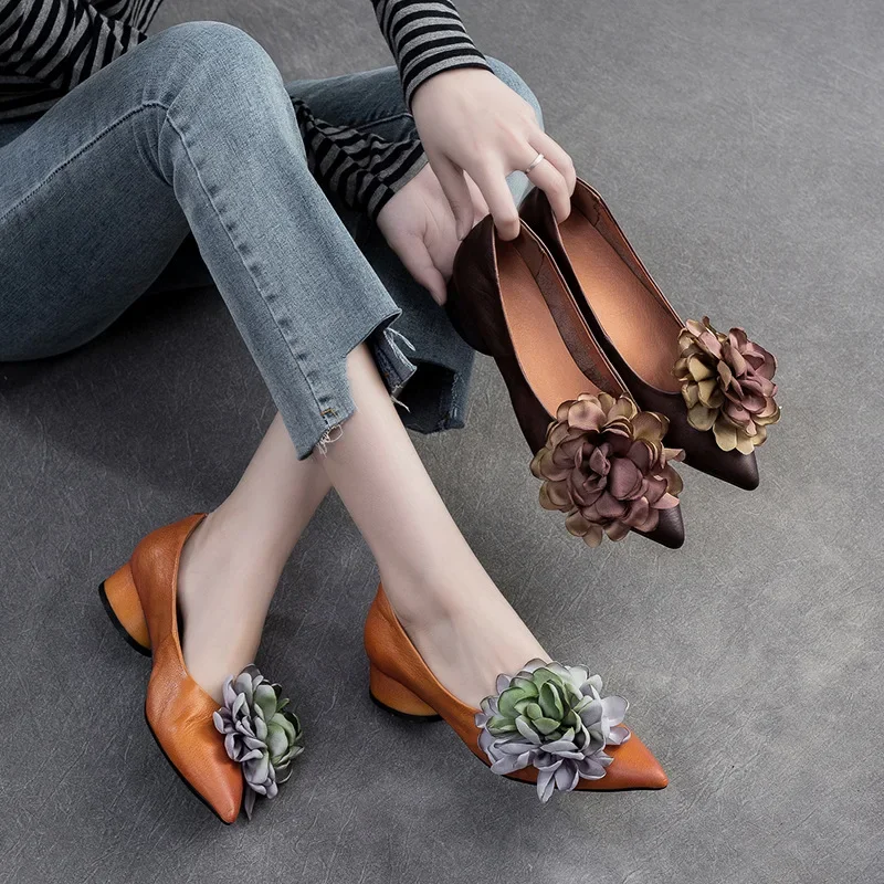 Pumps Women Leather Shoes Flower Sweet Low Heels Slip On Lazy Shoes Handmade Genuine Leather Women Pumps Brand
Pumps Women Leather Shoes Flower Sweet Low Heels Slip On Lazy Shoes Handmade Genuine Leather Women Pumps Brand