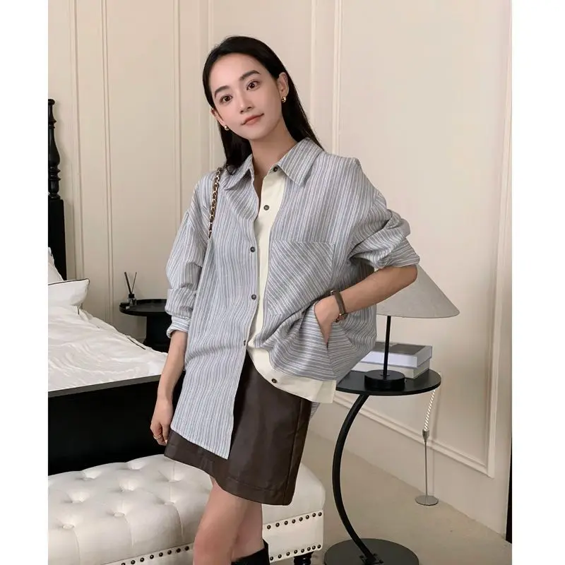 Loose Spliced blue Striped Long-sleeved Shirt for Women New Retro Design Jacket Top
Loose Spliced blue Striped Long-sleeved Shirt for Women New Retro Design Jacket Top