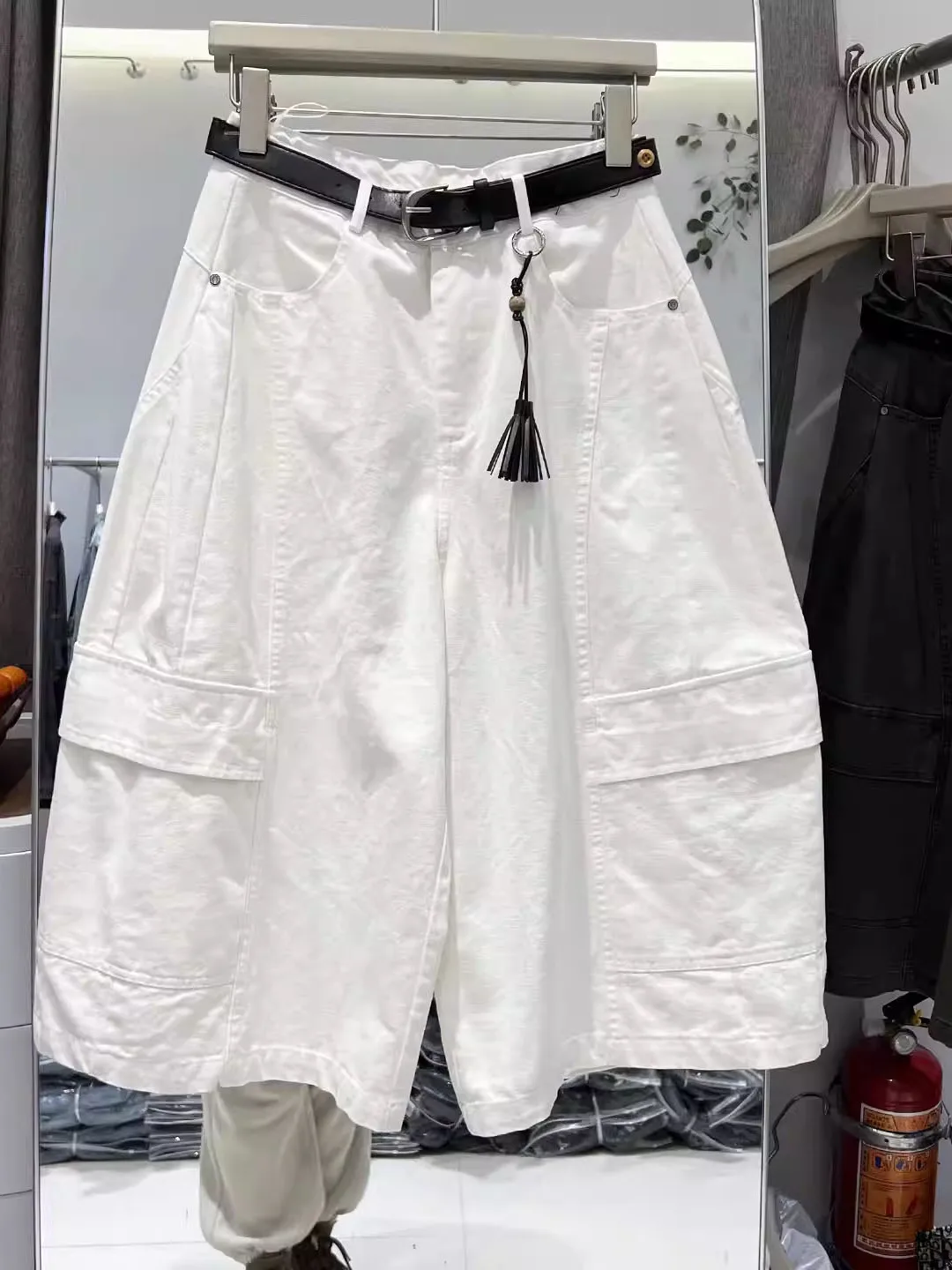 Spring Summer New Style Casual Women's Wide Leg Pants Loose Slimming Seven-Foot High Waist Cargo Jeans Comfortable Fit Denim
Spring Summer New Style Casual Women's Wide Leg Pants Loose Slimming Seven-Foot High Waist Cargo Jeans Comfortable Fit Denim