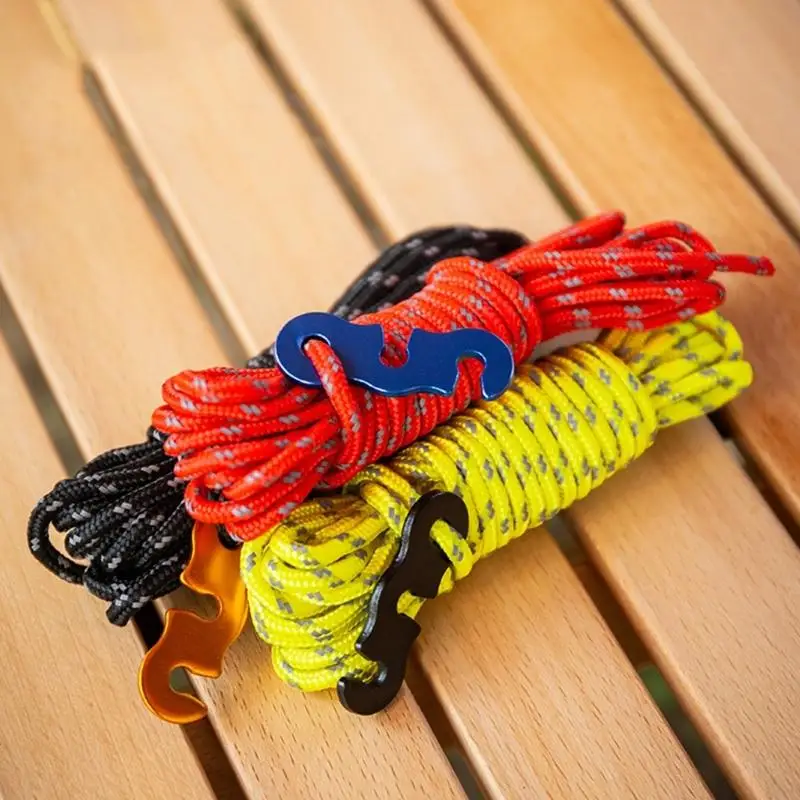 Four packs of durable reflective tent rope buckles reinforce the wind rope to night safety.
Four packs of durable reflective tent rope buckles reinforce the wind rope to night safety.