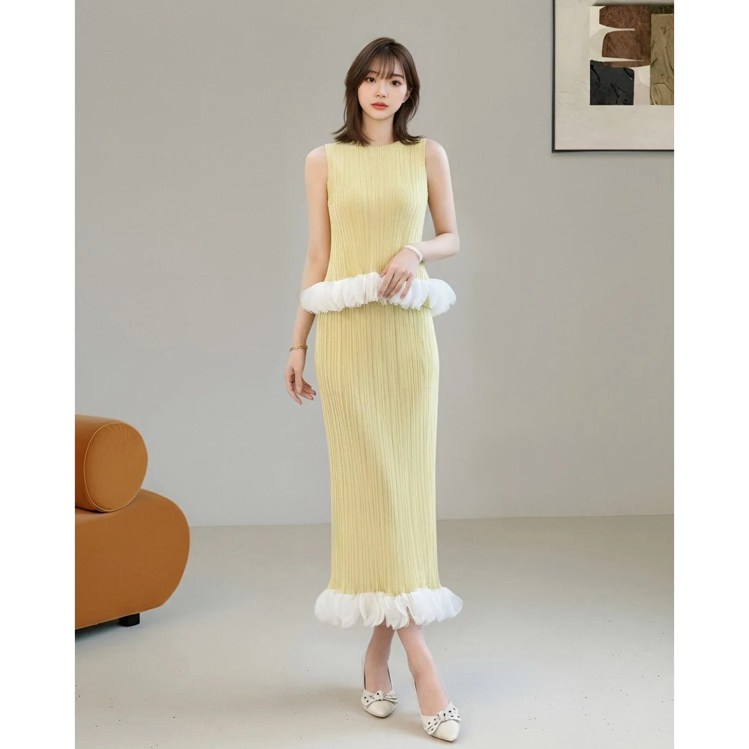 Miyake Pleated Women's Casual Suit 2026 New Summer Solid Color Ruffled Round Neck Sleeveless Top and Skirt Two-piece Set
Miyake Pleated Women's Casual Suit 2026 New Summer Solid Color Ruffled Round Neck Sleeveless Top and Skirt Two-piece Set