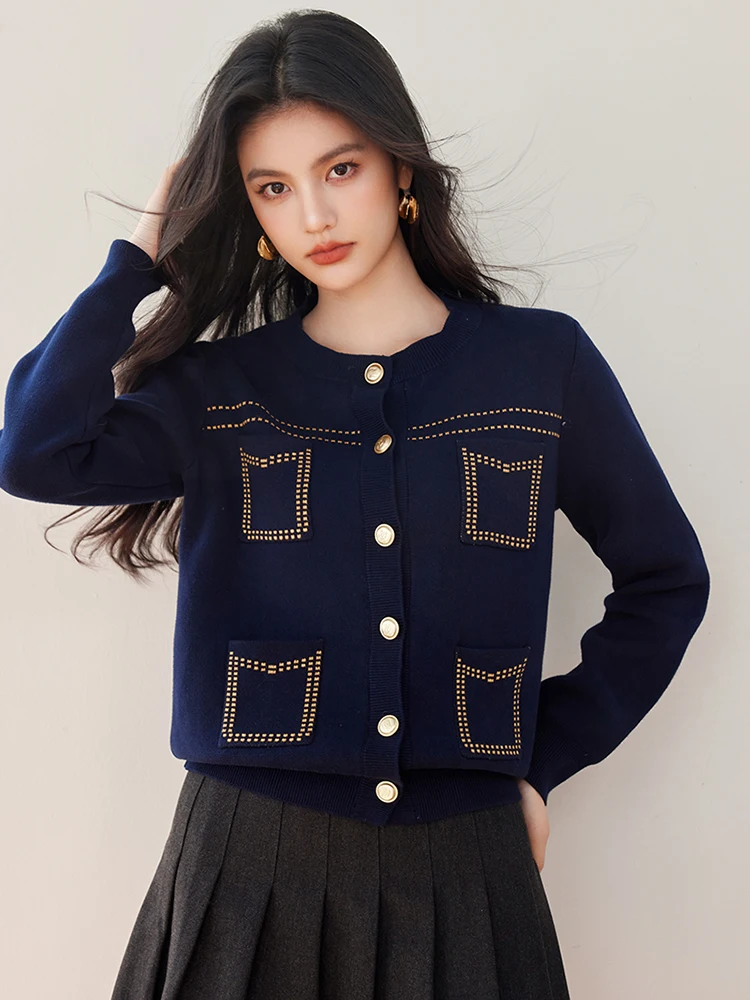 2025 New Elegant Knitted Cardigan Women Sweater Coat Fashion Tops Temperament Versatile Female Sweater Jacket
2025 New Elegant Knitted Cardigan Women Sweater Coat Fashion Tops Temperament Versatile Female Sweater Jacket