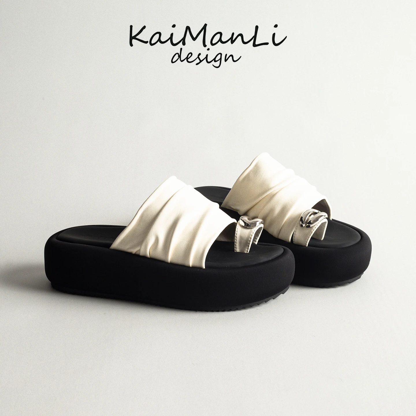 Genuine Leather Thick Heel Sandals Women's Summer Toe-Post Small Size Heightening Comfortable Outdoor Slip-On Cool Sandals
Genuine Leather Thick Heel Sandals Women's Summer Toe-Post Small Size Heightening Comfortable Outdoor Slip-On Cool Sandals