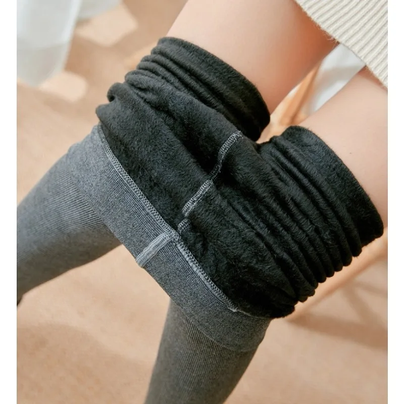 Осень и зима с плюшевыми и толстыми нитками, хлопковые брюки в вертикальную полоску, теплые брюки, женские и цельные брюки с ногами
Осень и зима с плюшевыми и толстыми нитками, хлопковые брюки в вертикальную полоску, теплые брюки, женские и цельные брюки с ногами