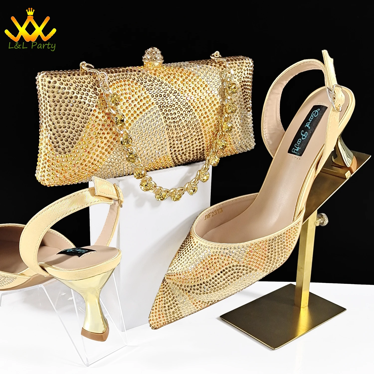 2025 Italian Women Shoes and Bag Set in Gold Color High Quality Pointed Toe Full Crystal for Wedding Party
2025 Italian Women Shoes and Bag Set in Gold Color High Quality Pointed Toe Full Crystal for Wedding Party
