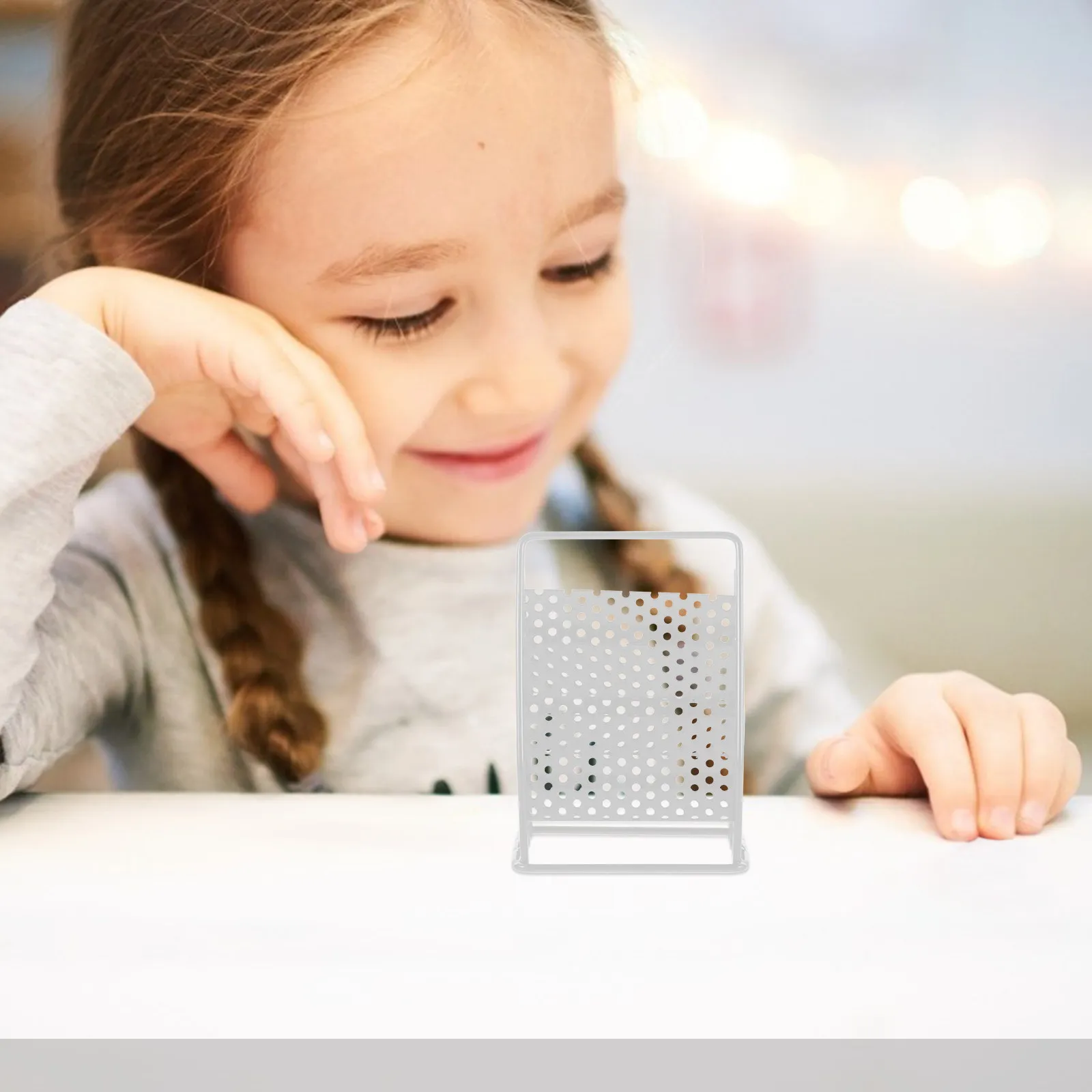 Miniature Metal Bookshelf for Mini House Bedroom Decor White Magazine Rack Tiny Adornment Stylish Mini Furniture Display Shelf
Miniature Metal Bookshelf for Mini House Bedroom Decor White Magazine Rack Tiny Adornment Stylish Mini Furniture Display Shelf