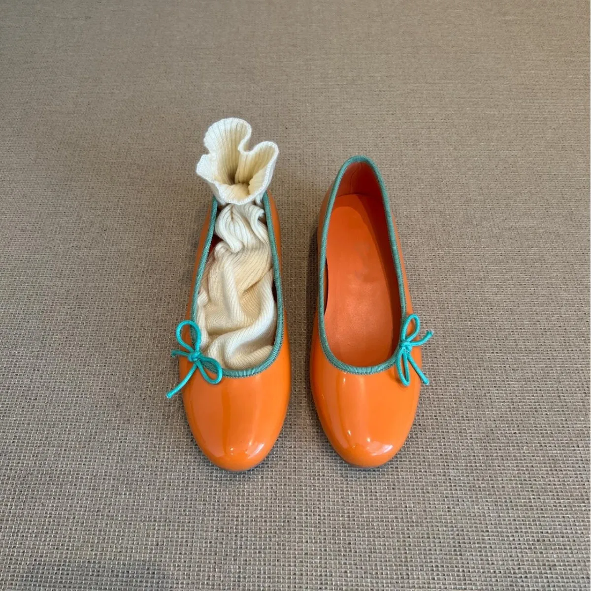 2026 New Retro Mary Jane Shoes Women Bow Decor Round Toe Flat Loafers Fashion Shallow Mouth Casual Daily Lightweight Footwear
2026 New Retro Mary Jane Shoes Women Bow Decor Round Toe Flat Loafers Fashion Shallow Mouth Casual Daily Lightweight Footwear