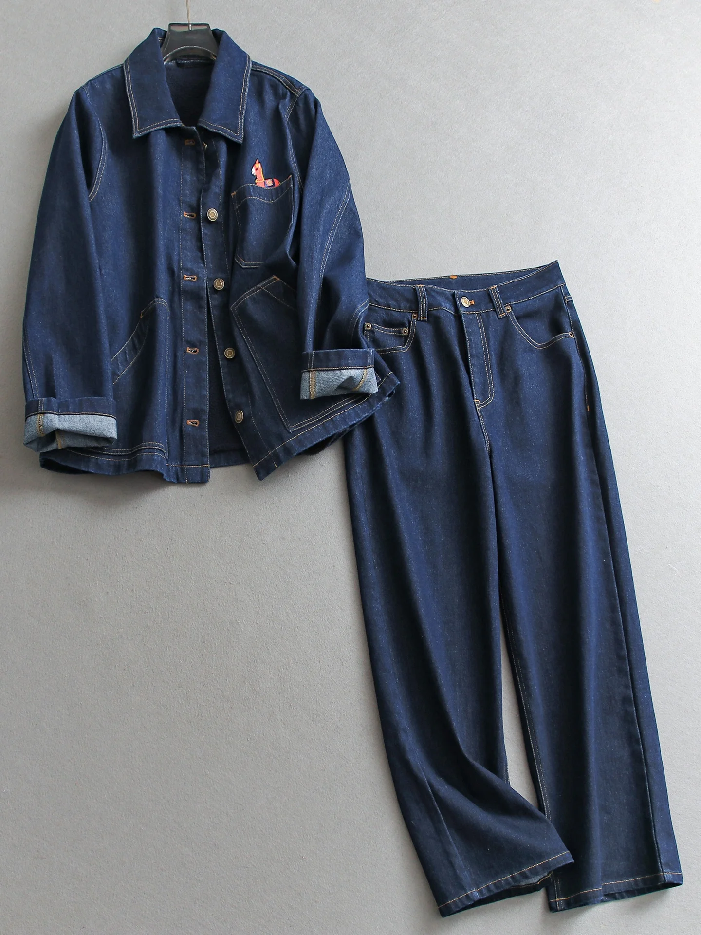 Women's Fleece Lined Loose Fit Denim Jacket with Straight Leg Jeans Set Casual Style High Waist Trousers Button up Coat
Women's Fleece Lined Loose Fit Denim Jacket with Straight Leg Jeans Set Casual Style High Waist Trousers Button up Coat