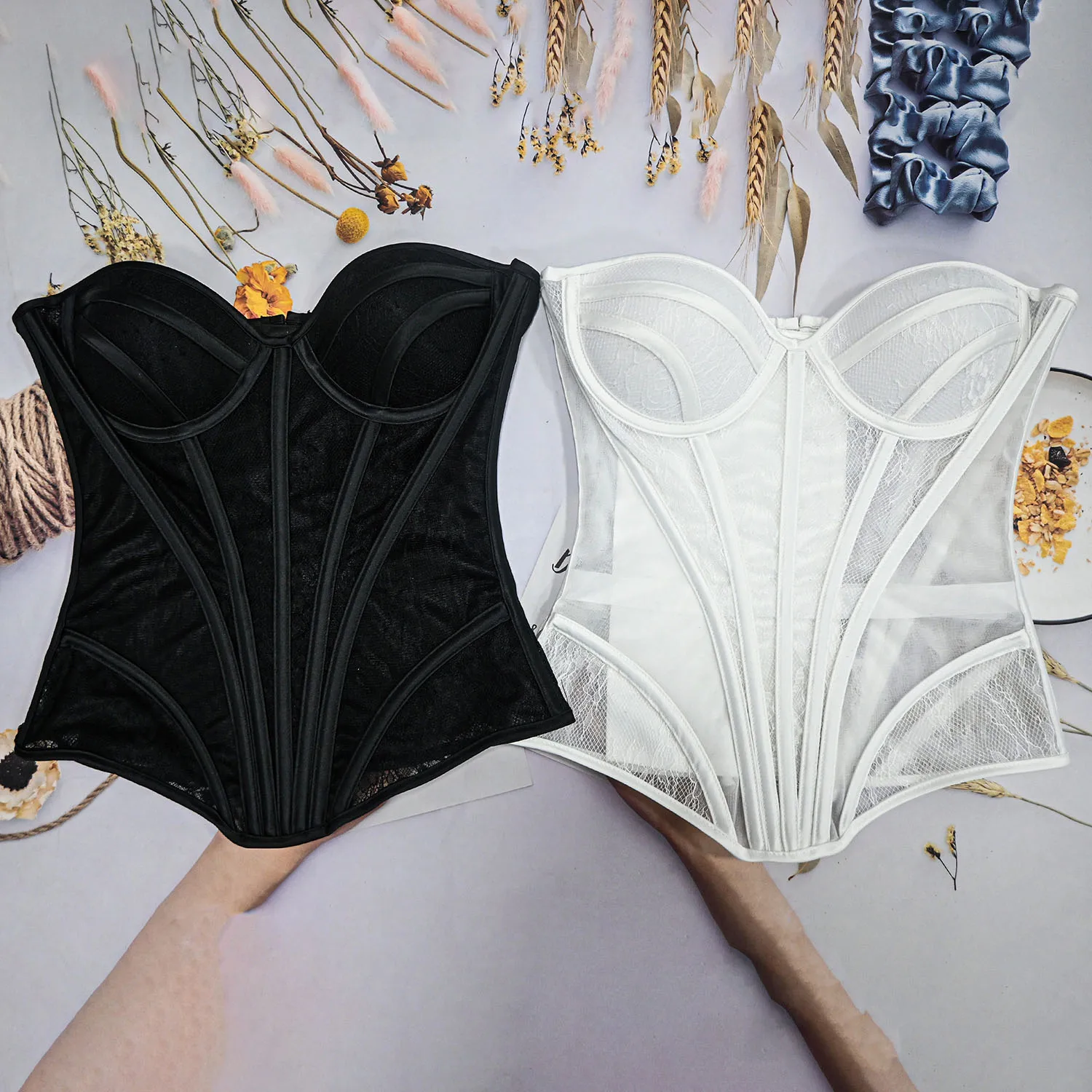 Bridal See through Lace Corset Top Strapless Sweetheart Satin Patchwork Boned Body Shaper Vintage Bustier Back Lace-Up Wedding
Bridal See through Lace Corset Top Strapless Sweetheart Satin Patchwork Boned Body Shaper Vintage Bustier Back Lace-Up Wedding