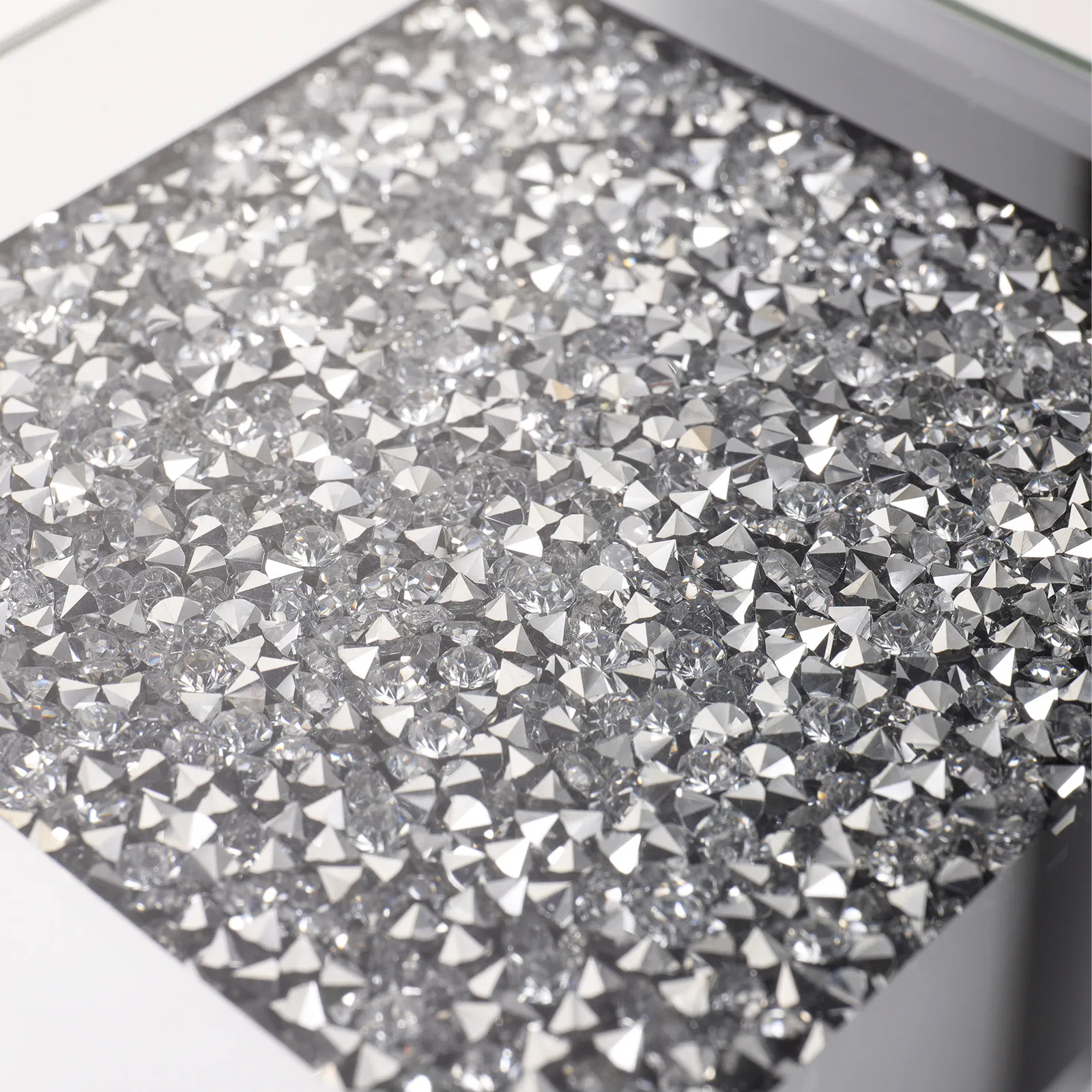 4Pcs Premium Glass Cup Mats with Rhinestones Creative Coaster Set for Table Decoration Bar Hotel Coffee Station Use
4Pcs Premium Glass Cup Mats with Rhinestones Creative Coaster Set for Table Decoration Bar Hotel Coffee Station Use