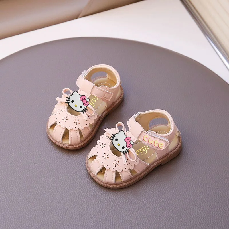 Hello Kitty, повседневная обувь, детские первые ходунки на мягкой подошве с героями мультфильмов Sanrio, новые летние детские сандалии, пляжная обувь принцессы для девочек
Hello Kitty, повседневная обувь, детские первые ходунки на мягкой подошве с героями мультфильмов Sanrio, новые летние детские сандалии, пляжная обувь принцессы для девочек