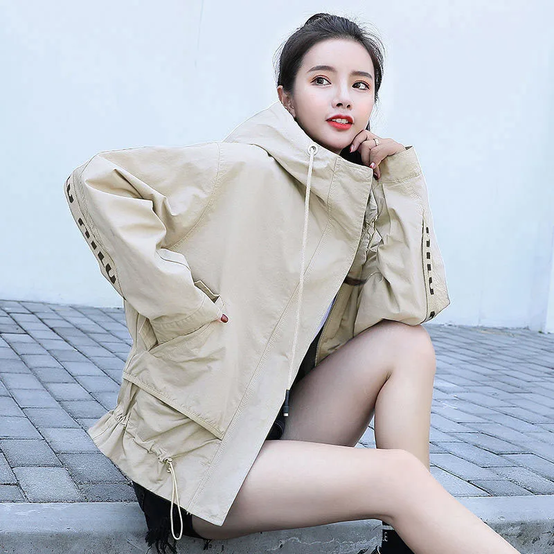 NiceAutumn New Coat Female Korean Loose All-match Hooded Short Windbreaker For Students Women Casual Fashion Jacket Lined C901
NiceAutumn New Coat Female Korean Loose All-match Hooded Short Windbreaker For Students Women Casual Fashion Jacket Lined C901