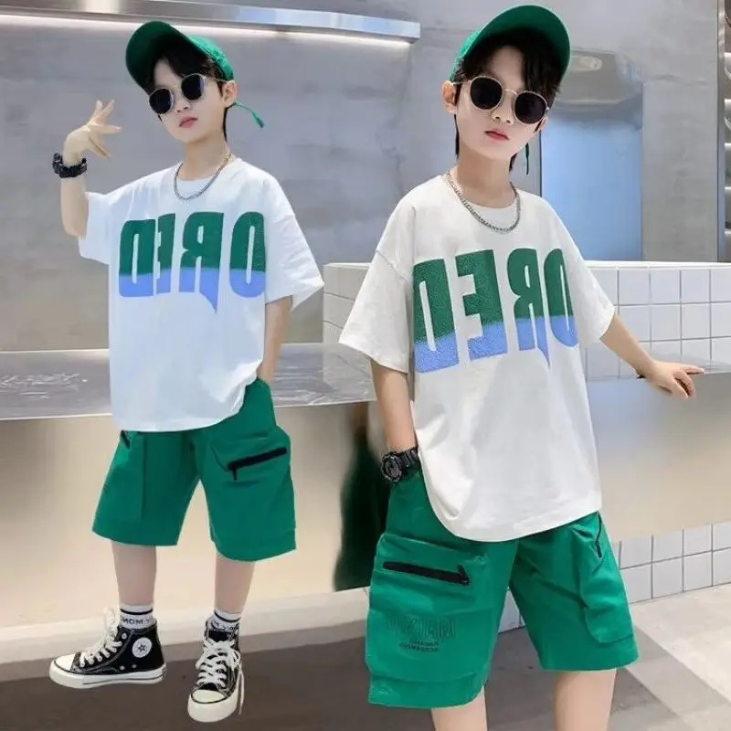 Boys' Summer Set Fashion New Mid to Large Children's Loose Round Neck Short Sleeve T-shirt Shorts Two Piece Set
Boys' Summer Set Fashion New Mid to Large Children's Loose Round Neck Short Sleeve T-shirt Shorts Two Piece Set