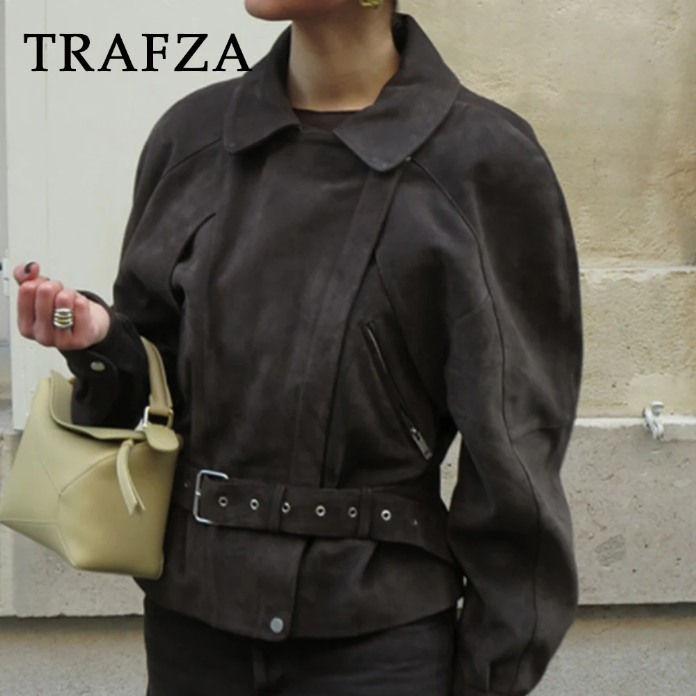 TRAFZA Chic PU Moto Streetwear Cool Woman Zipper Belt Jackets Fashion 2025 Spring Pockets Vintage High Street Mujer Short Coats
TRAFZA Chic PU Moto Streetwear Cool Woman Zipper Belt Jackets Fashion 2025 Spring Pockets Vintage High Street Mujer Short Coats