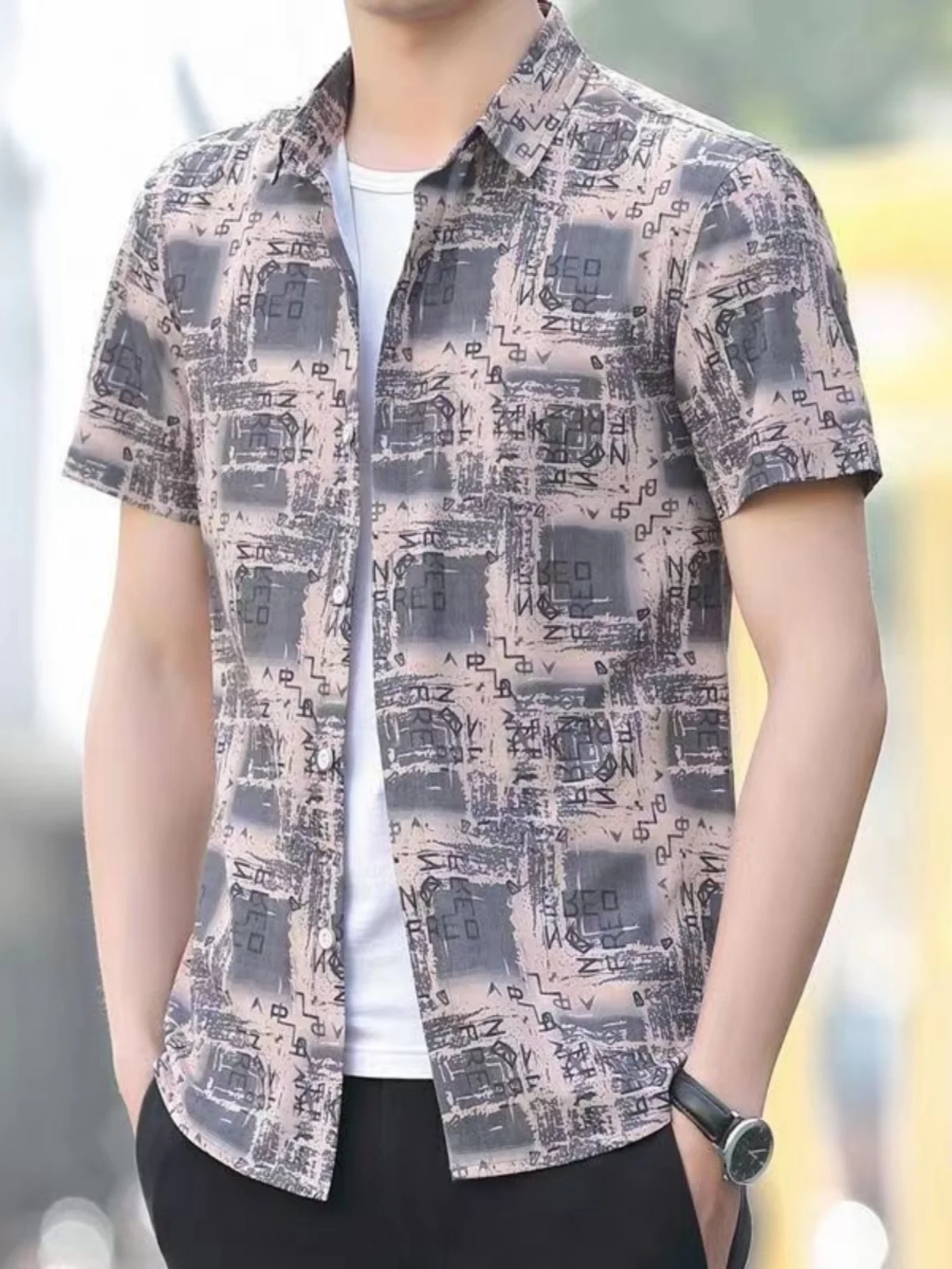 Ice Silk Short Sleeve Shirt Men's Summer Korean Fashion Sun Protection Plaid Casual Summer Wear Youth Printed Inch Shirt
Ice Silk Short Sleeve Shirt Men's Summer Korean Fashion Sun Protection Plaid Casual Summer Wear Youth Printed Inch Shirt