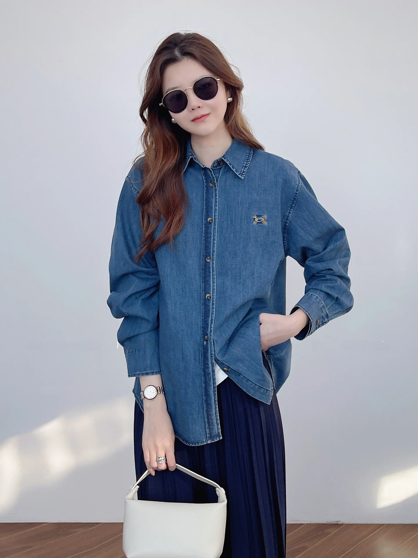 Korean Faion Long Velvet Cotton Embroidered Denim irt Layering Commute irt New Arrival Spring 2026 Women's S...
Korean Faion Long Velvet Cotton Embroidered Denim irt Layering Commute irt New Arrival Spring 2026 Women's S...