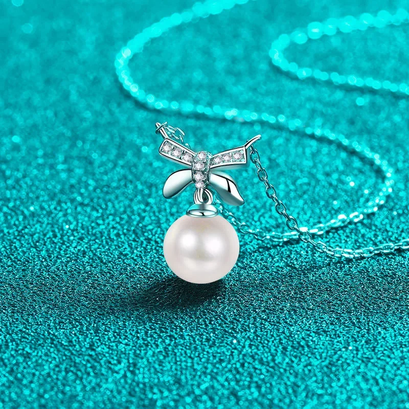 Natural 8mm White Freshwater Pearl Bowknot Pendant Necklace For Women, PT950 Platinum Chain Moissanite Necklace Bride Gifts
Natural 8mm White Freshwater Pearl Bowknot Pendant Necklace For Women, PT950 Platinum Chain Moissanite Necklace Bride Gifts