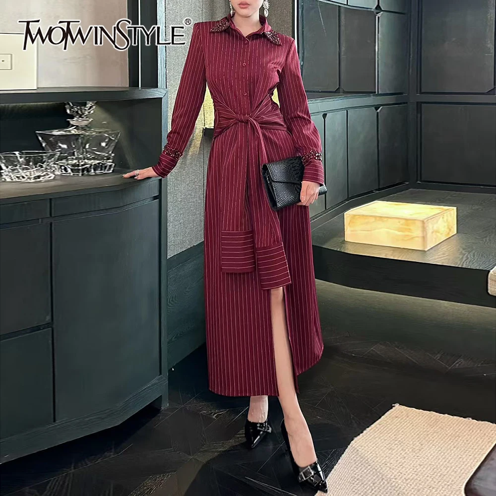 TWOTWINSTYLE красное полосатое сексуальное платье женское с лацканами и длинными рукавами для похудения нерегулярные шикарные женские платья осенняя мода новинка
TWOTWINSTYLE красное полосатое сексуальное платье женское с лацканами и длинными рукавами для похудения нерегулярные шикарные женские платья осенняя мода новинка