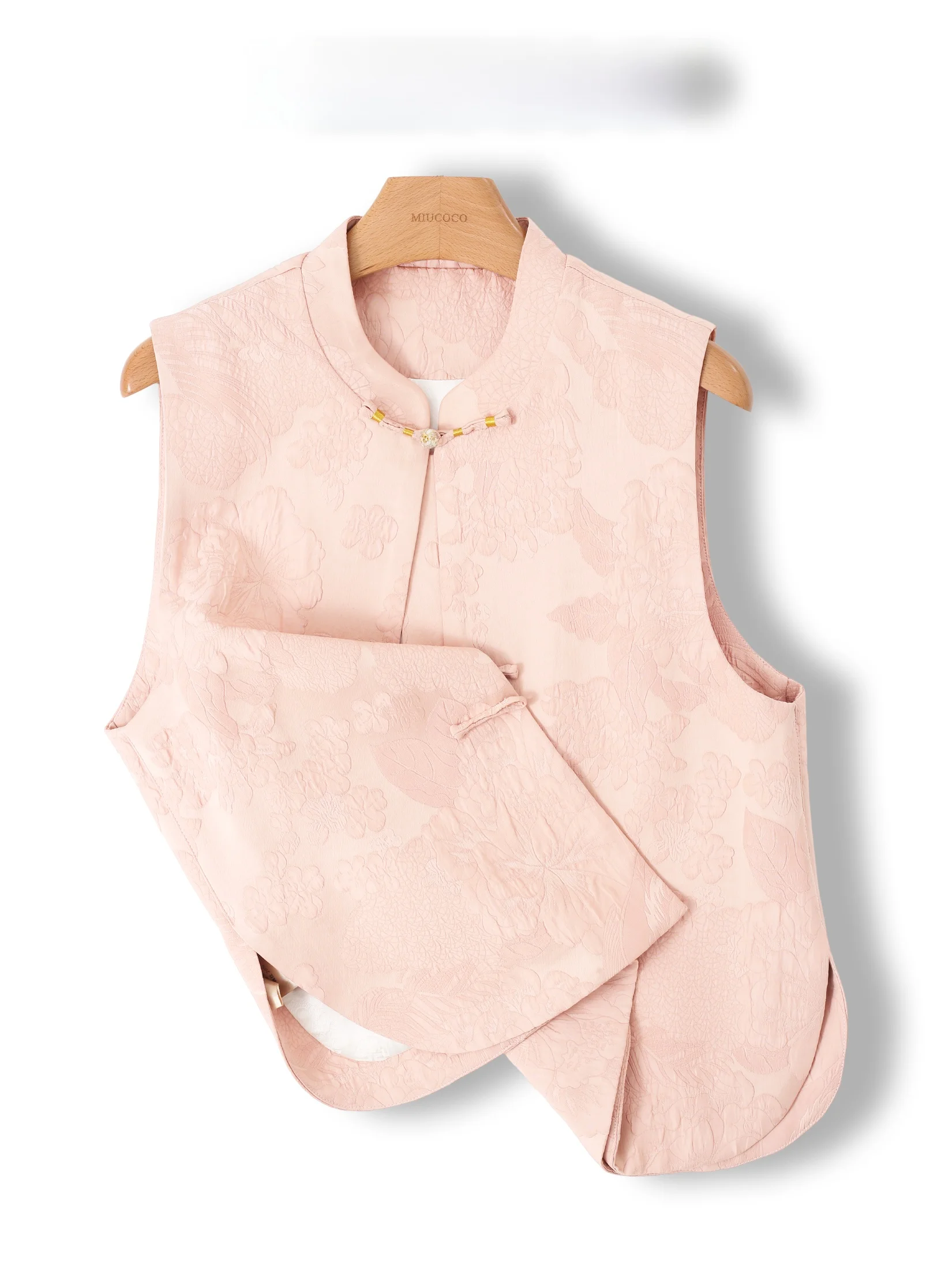 New Chinese Style Women's Vest with Dark Floral Embroidery And Button Placket National Trend Layering Top Outerwear
New Chinese Style Women's Vest with Dark Floral Embroidery And Button Placket National Trend Layering Top Outerwear