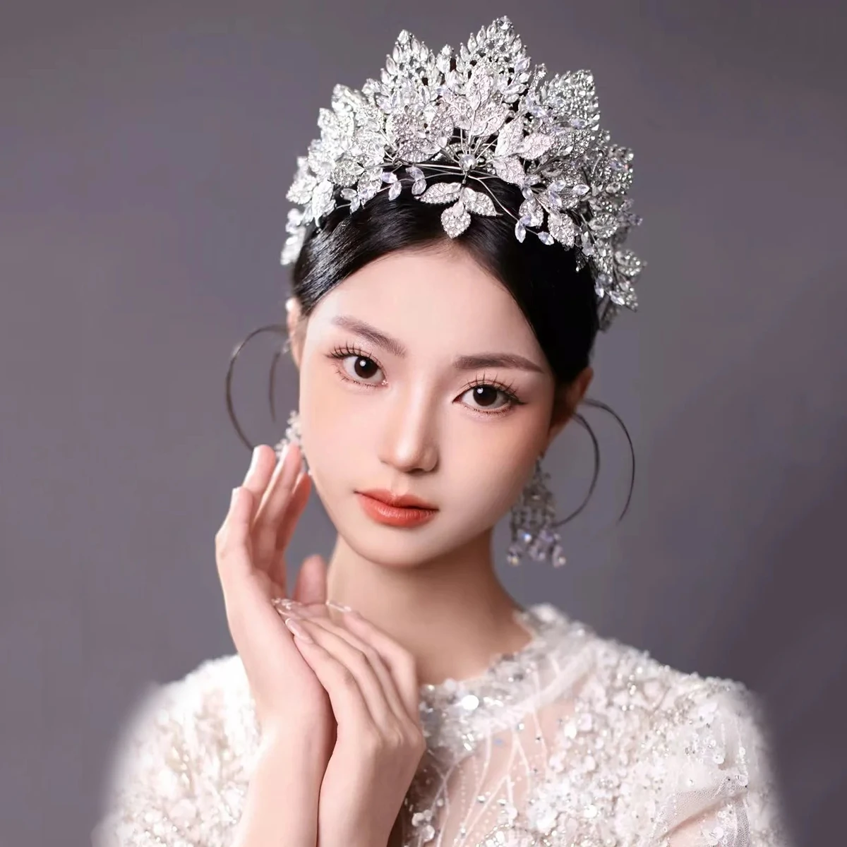 Двойная Корона для волос, свадебное платье, головной убор для женщин, большая свадьба, сказка, день рождения, фотостудия, аксессуары для укладки волос
Двойная Корона для волос, свадебное платье, головной убор для женщин, большая свадьба, сказка, день рождения, фотостудия, аксессуары для укладки волос