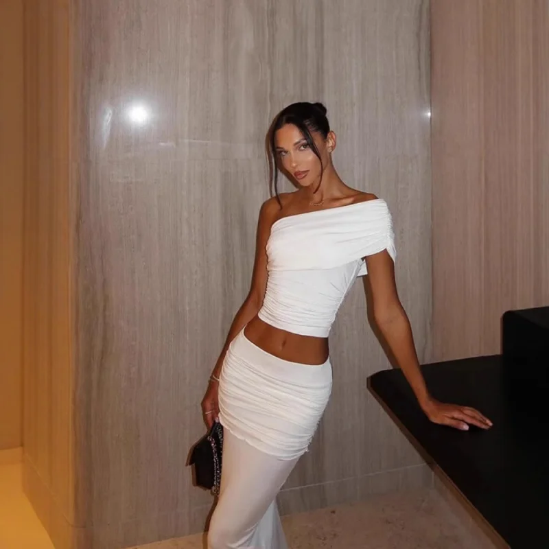 European and American Style One-Shoulder Tube Top -Waisted Skirt High-End Elegant Two-Piece Set
European and American Style One-Shoulder Tube Top -Waisted Skirt High-End Elegant Two-Piece Set