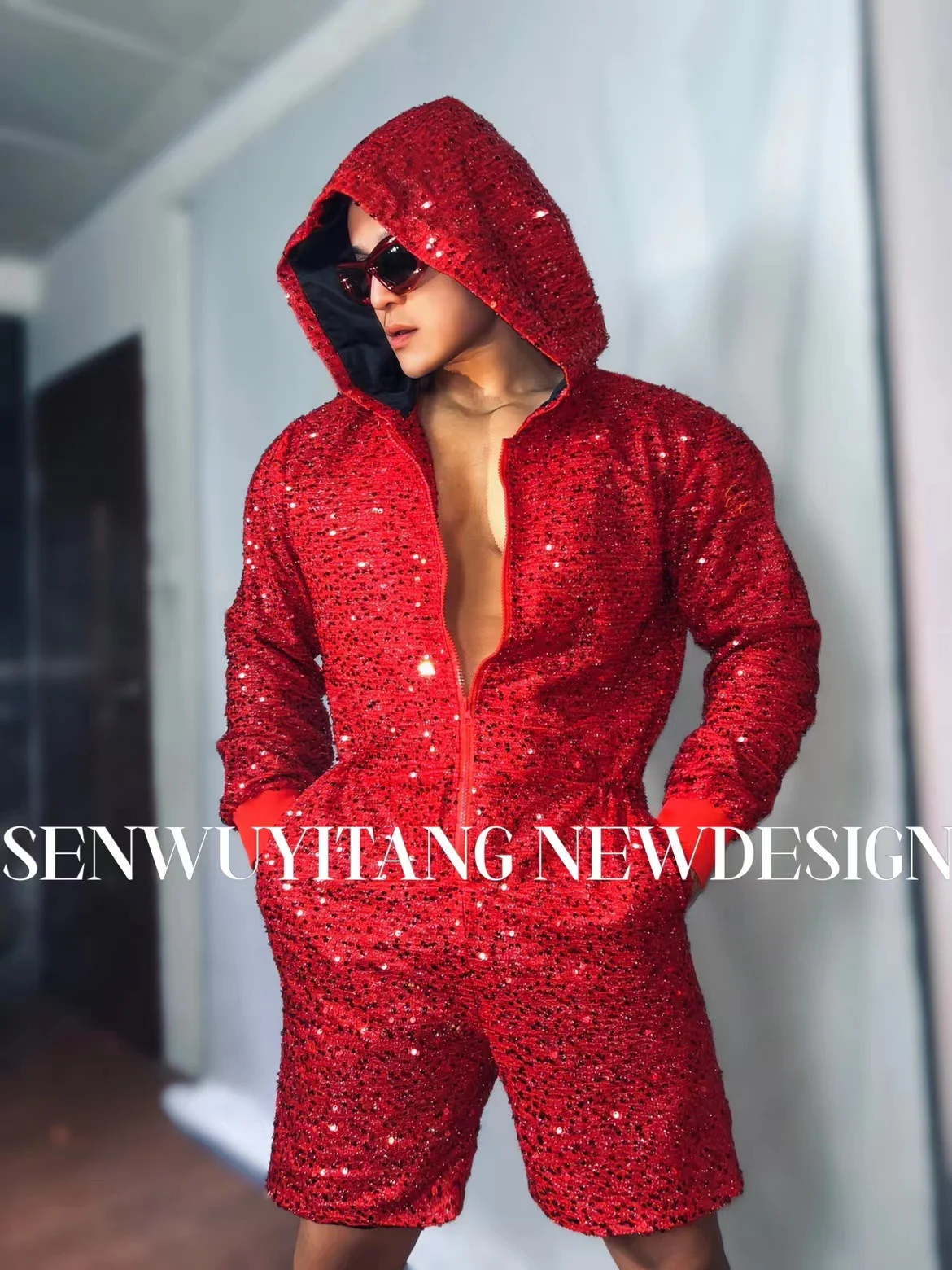 Men's Long Sleeved Hooded Jumpsuit Red Sequins New Year's Singer Dance Stage Costumes Sexy Bar Party Rave Performance Clothes
Men's Long Sleeved Hooded Jumpsuit Red Sequins New Year's Singer Dance Stage Costumes Sexy Bar Party Rave Performance Clothes