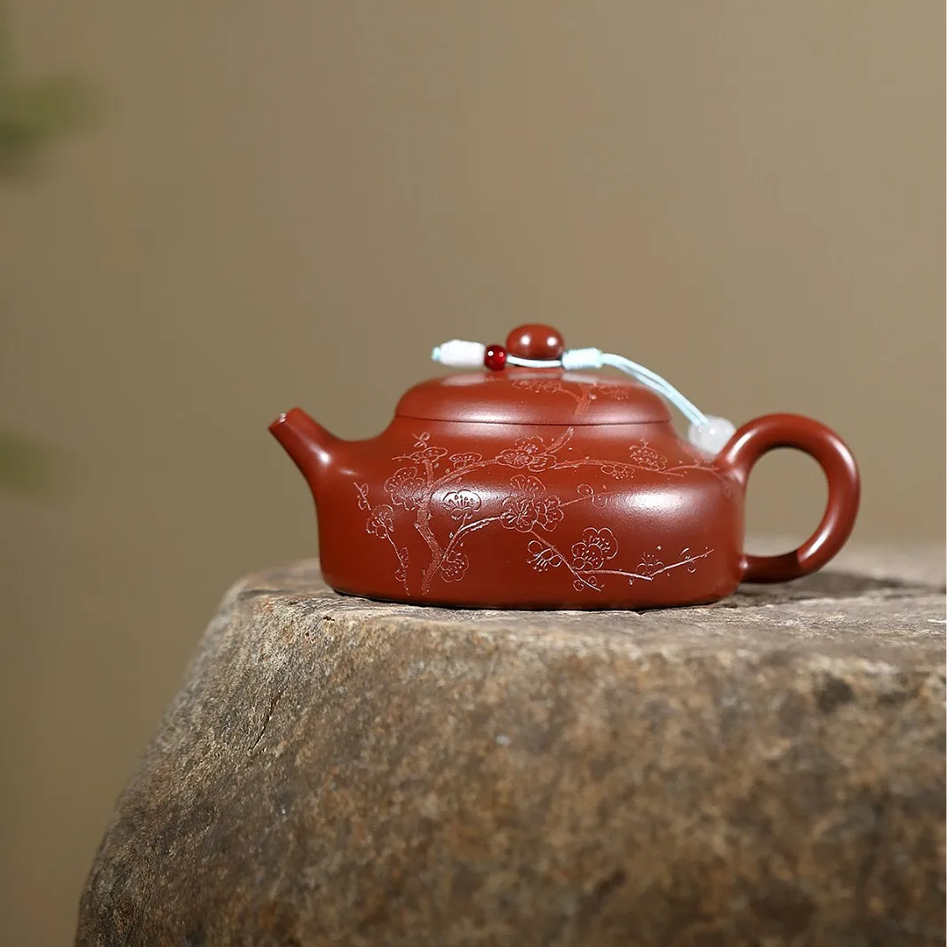Handmade Yixing Purple Clay Teapot Famous Ore Dahongpao Tea Carved Cold Fragrance Half Moon High-End Boutique 200C
Handmade Yixing Purple Clay Teapot Famous Ore Dahongpao Tea Carved Cold Fragrance Half Moon High-End Boutique 200C
