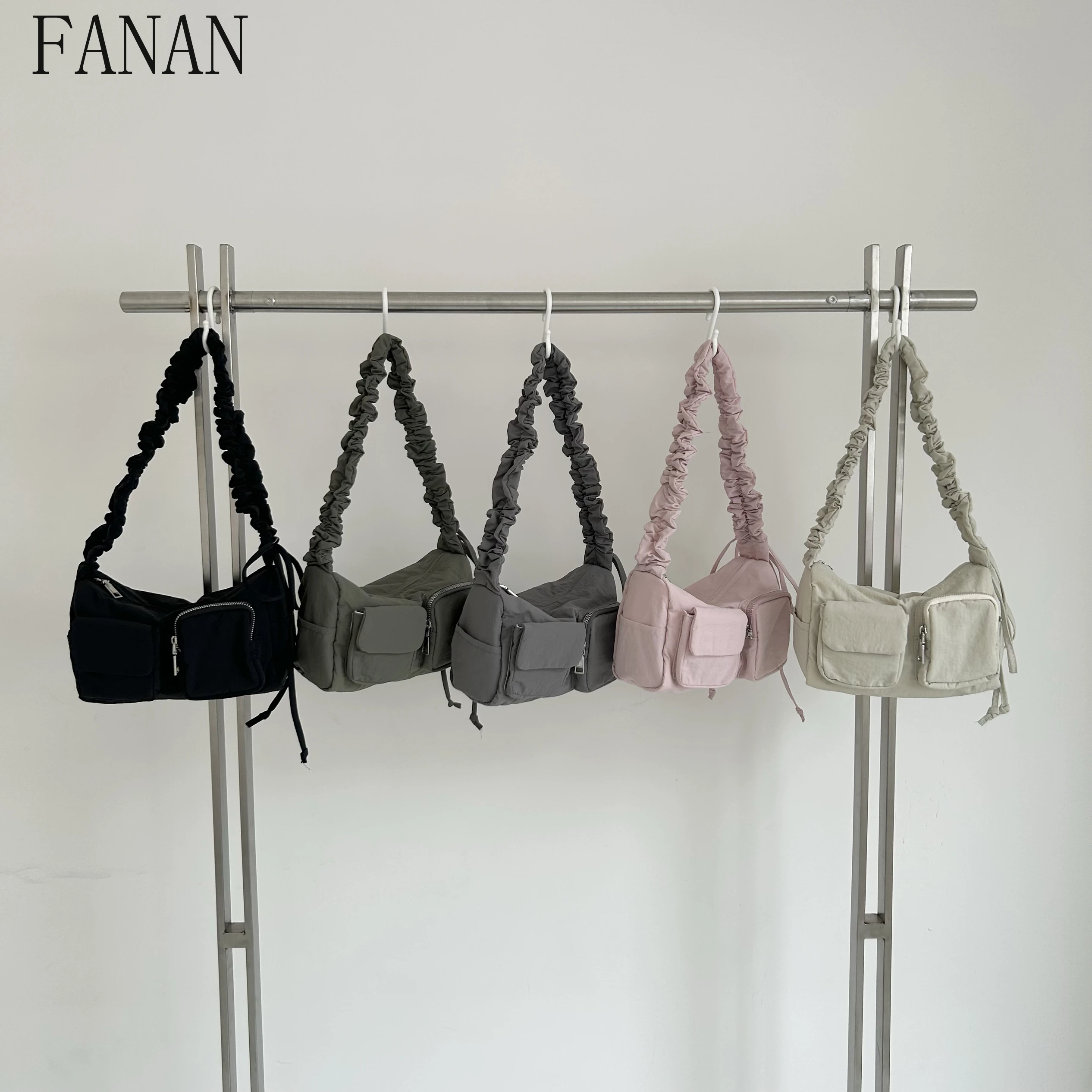 Women's Handbags Korean style Casual Versatile College Student Tote Shoulder Bag Large Capacity Pleated Pocket Crossbody Bags
Women's Handbags Korean style Casual Versatile College Student Tote Shoulder Bag Large Capacity Pleated Pocket Crossbody Bags