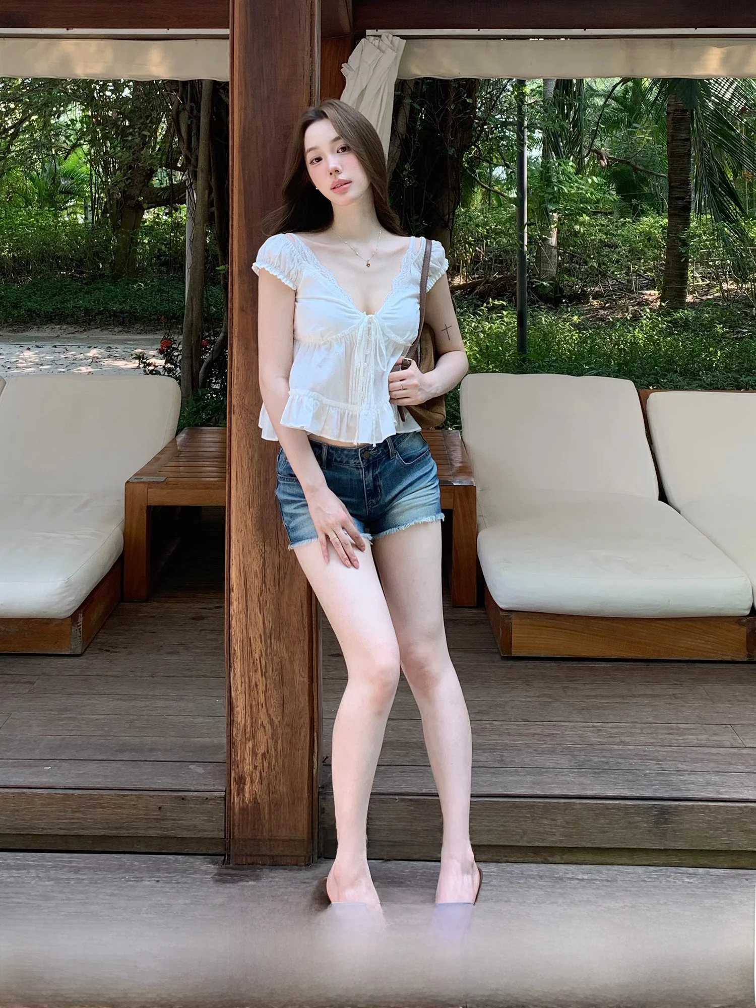Retro American Low Waist Frayed Faded Denim Casual Shorts Women's Hot Pants Cotton Straight Leg Jeans Summer Shorts
Retro American Low Waist Frayed Faded Denim Casual Shorts Women's Hot Pants Cotton Straight Leg Jeans Summer Shorts