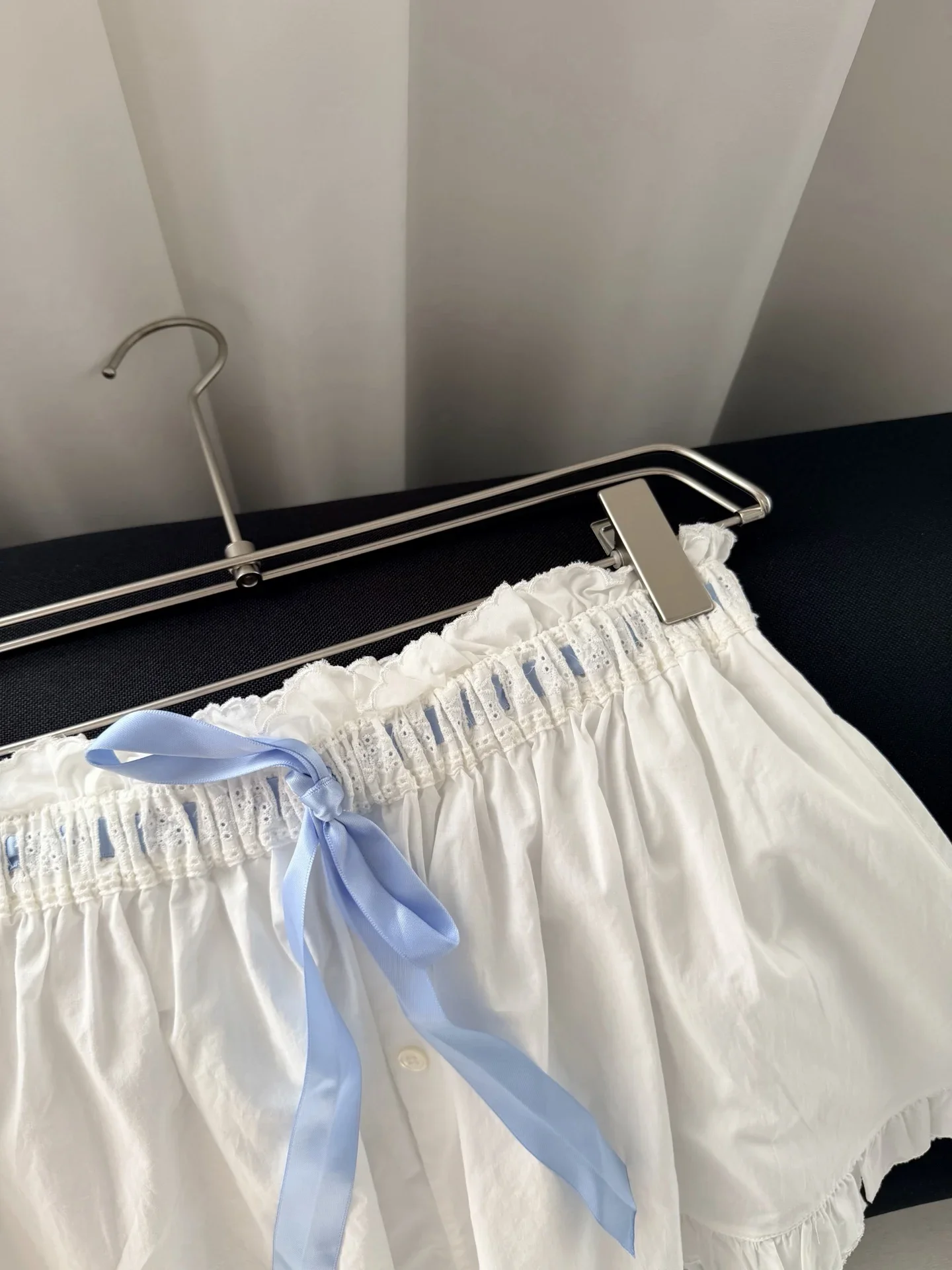 High end rich gas Style Hollowed-out Lace Trim Pure Cotton Camisole and Shorts Home Wear Set
High end rich gas Style Hollowed-out Lace Trim Pure Cotton Camisole and Shorts Home Wear Set