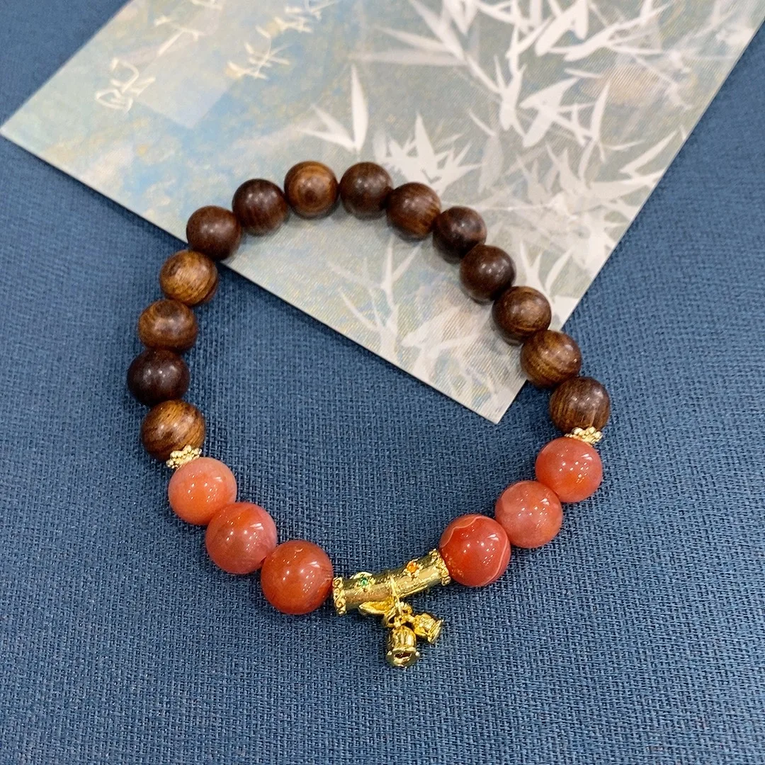 Sandalwood Plus Agate Bracelet Is A Very Popular Cultural and Play Bracelet, with Delicate Texture, Feel and Color.
Sandalwood Plus Agate Bracelet Is A Very Popular Cultural and Play Bracelet, with Delicate Texture, Feel and Color.
