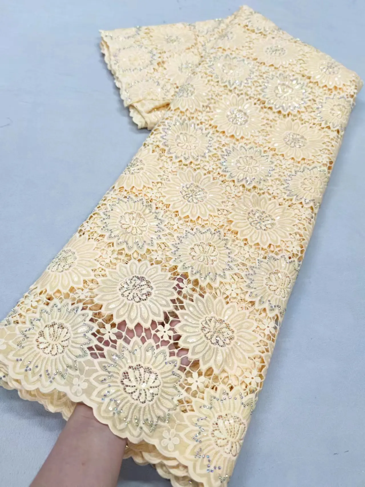 African Guipure Cord Lace Beige High Quality 5Yards Nigeria Embroidery Water Soluble Chemical Laces Fabric For Wedding
African Guipure Cord Lace Beige High Quality 5Yards Nigeria Embroidery Water Soluble Chemical Laces Fabric For Wedding