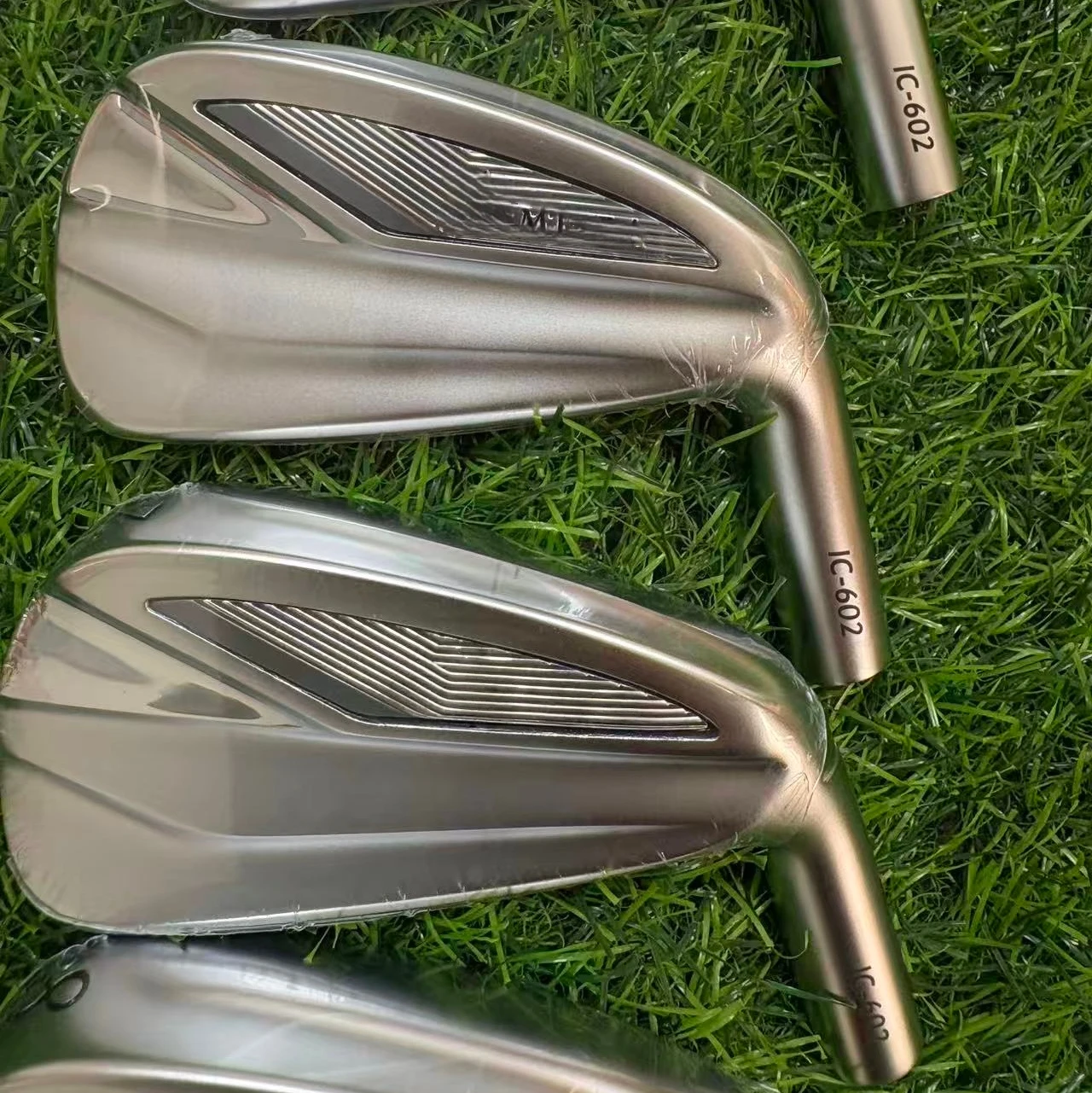 Men's Professional Golf Irons Set 4-PW, Hollow Construction, 8620 Carbon Steel, Tungsten Insert, for Right Handed Golfers
Men's Professional Golf Irons Set 4-PW, Hollow Construction, 8620 Carbon Steel, Tungsten Insert, for Right Handed Golfers