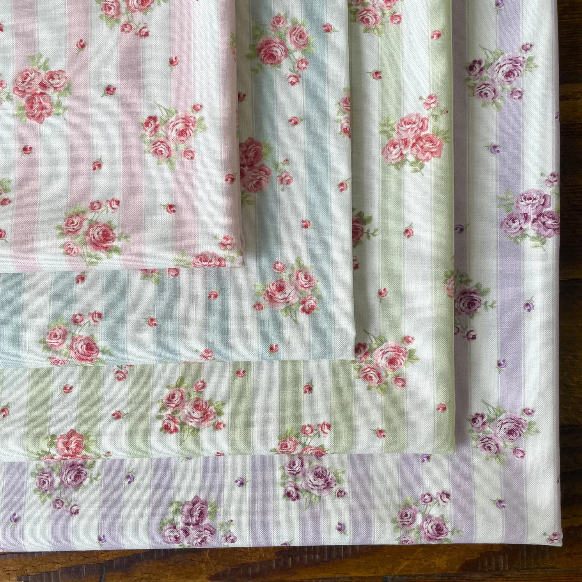 Romantic Flower Basket Print Cotton Plain Weave Floral Bouquet Stripe 20 Strips DIY Handcraft Fabric Home Decor Gift Making
Romantic Flower Basket Print Cotton Plain Weave Floral Bouquet Stripe 20 Strips DIY Handcraft Fabric Home Decor Gift Making