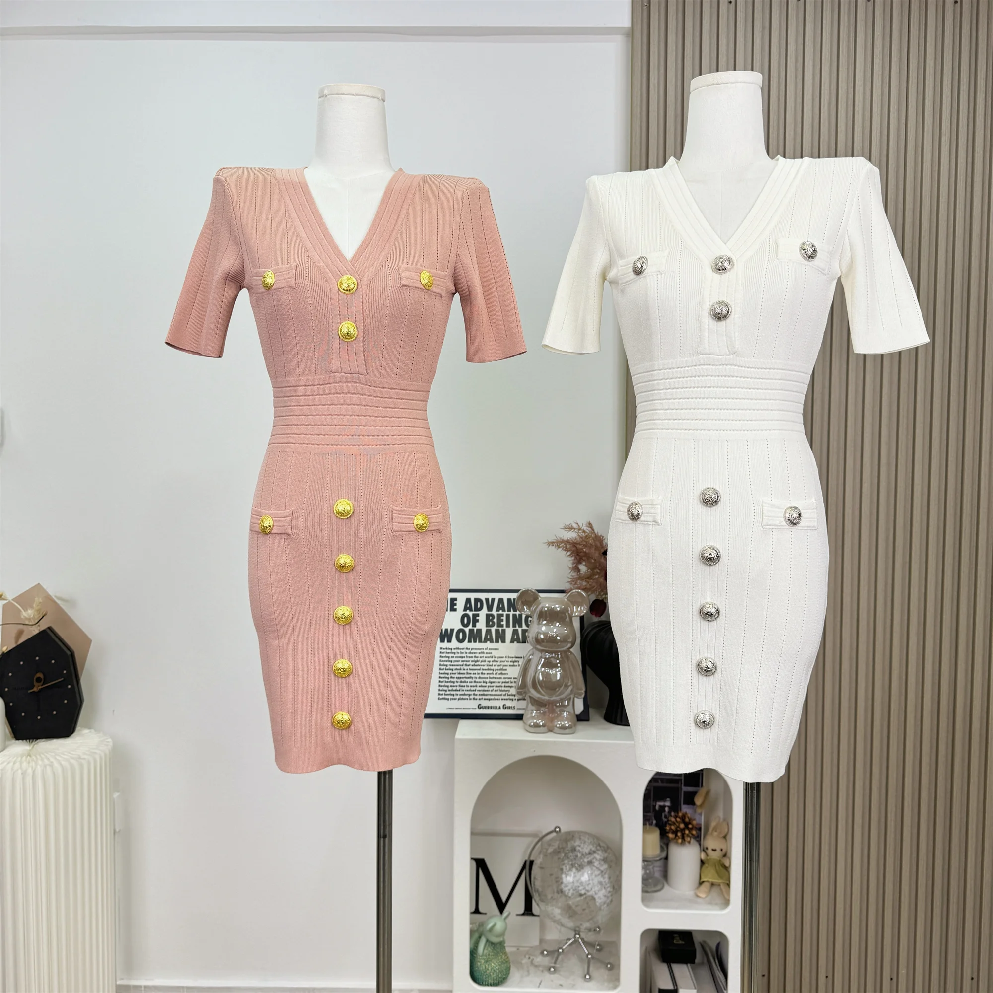 Sexy V-Neck Bodycon Dress Summer Luxury Golden Button Knitted Dress Women Elegant Back Zipper Mini Dresses Clubwear F750
Sexy V-Neck Bodycon Dress Summer Luxury Golden Button Knitted Dress Women Elegant Back Zipper Mini Dresses Clubwear F750