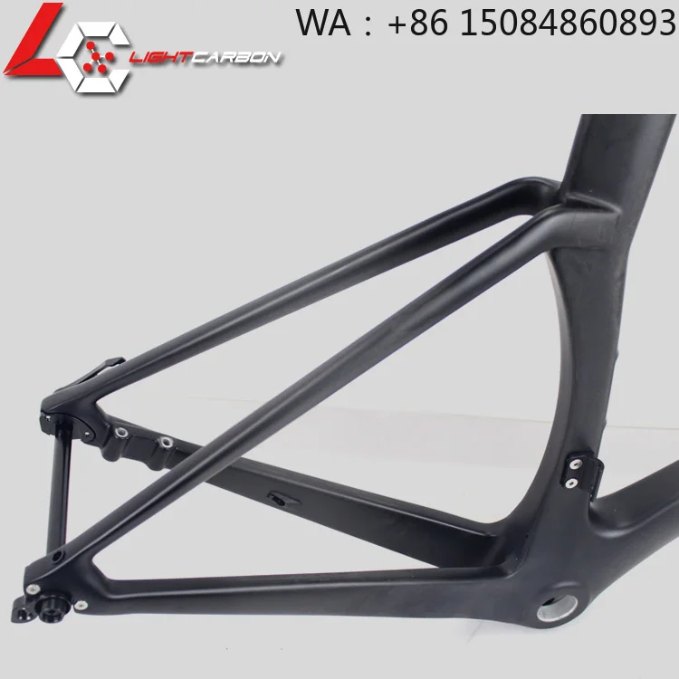 LCR006 Road Bike Carbon Frame, carbon fiber material, unique blade tube shape, bicycle parts tire accessories, lightweight durab
LCR006 Road Bike Carbon Frame, carbon fiber material, unique blade tube shape, bicycle parts tire accessories, lightweight durab