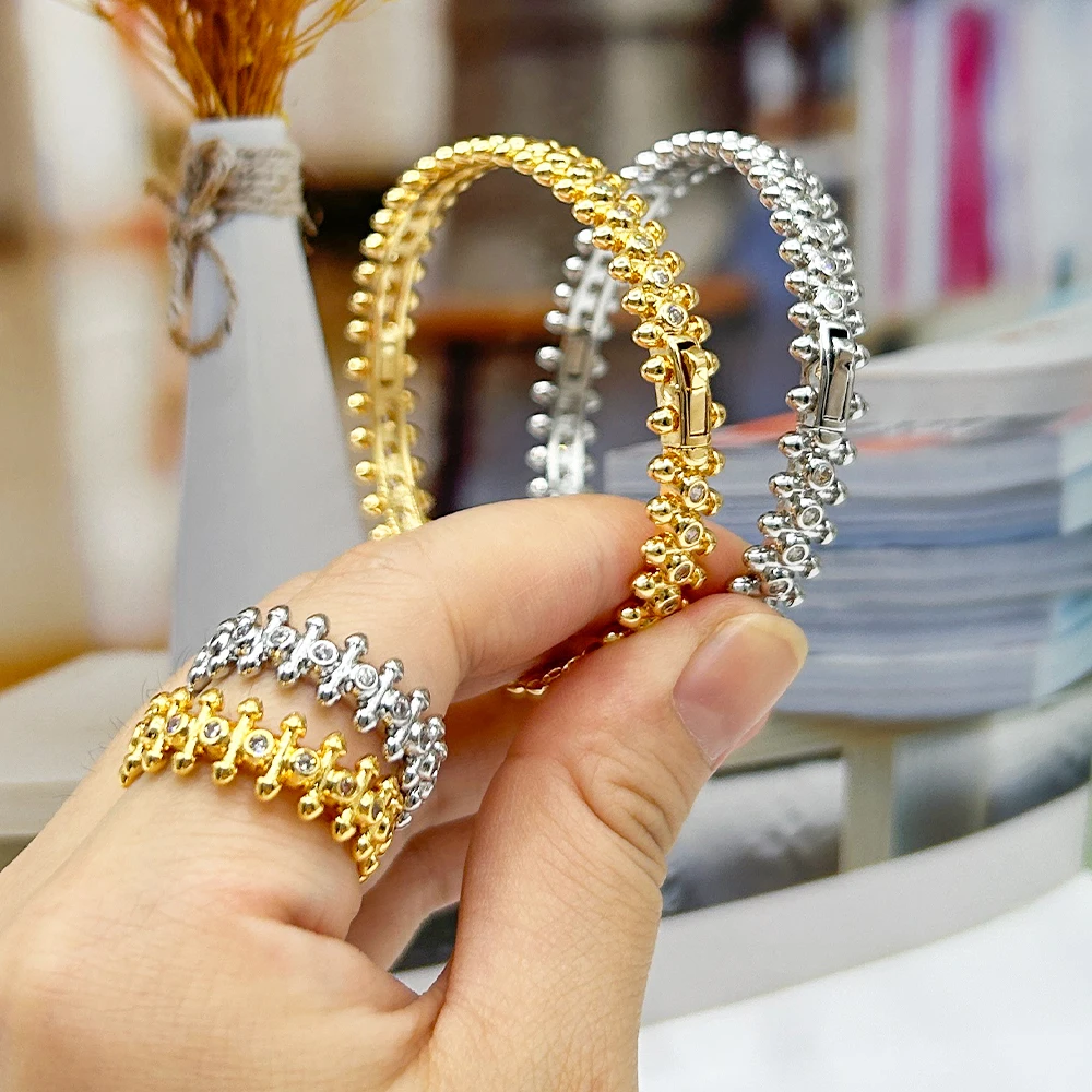 Arab Fashion Zircon Cuff Bangle with Ring Jewelry Set for Women African Luxury Gold Color Bracelet Finger Ring Daily Accessories
Arab Fashion Zircon Cuff Bangle with Ring Jewelry Set for Women African Luxury Gold Color Bracelet Finger Ring Daily Accessories