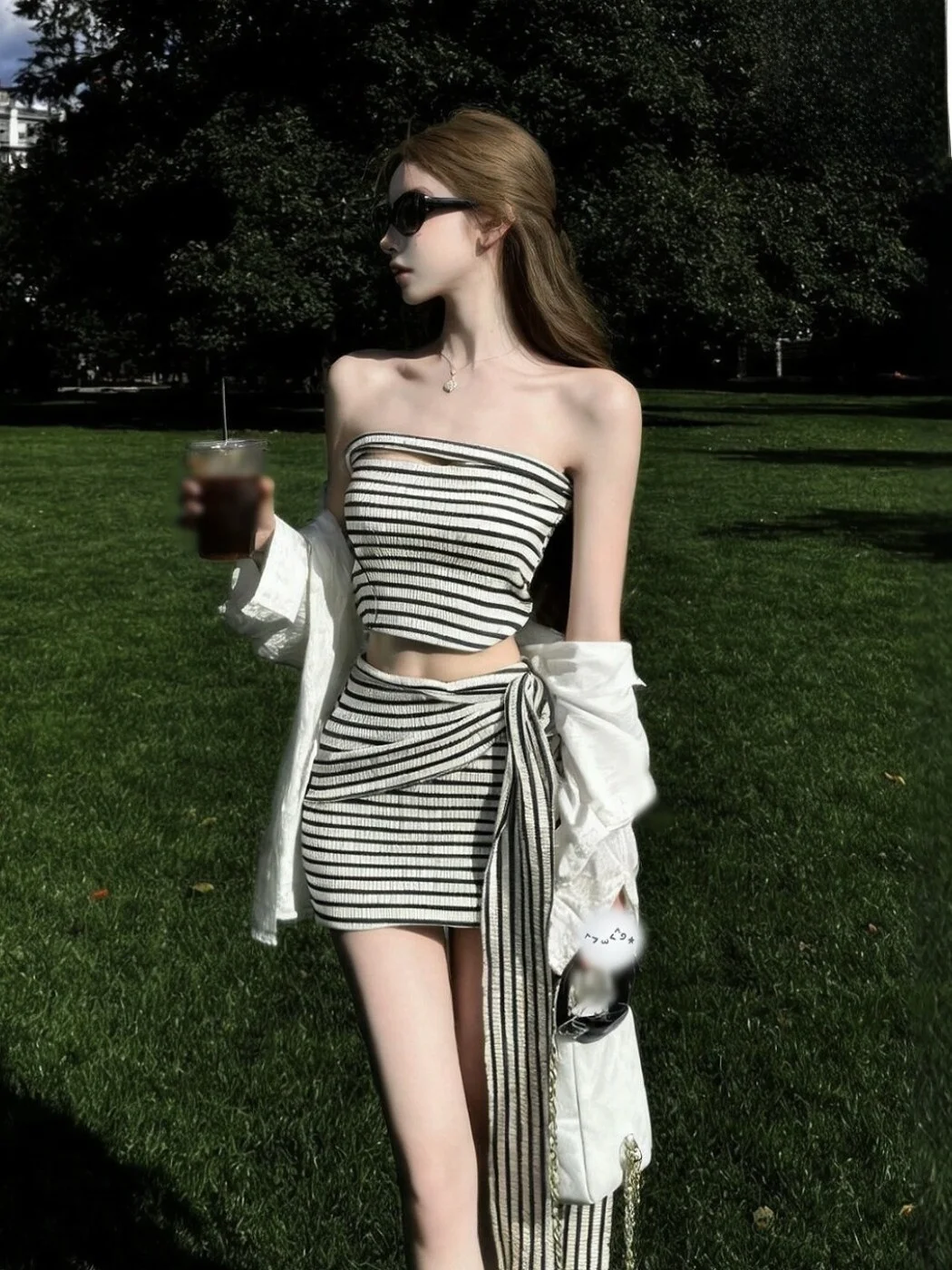 Fashionable Hot Girl Summer Korean Style Striped Tube Top High Waist Belted Short Skirt Two Piece Set Women's Breathable Casu...
Fashionable Hot Girl Summer Korean Style Striped Tube Top High Waist Belted Short Skirt Two Piece Set Women's Breathable Casu...
