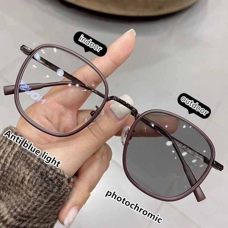 Unisex Photochromic Sun Eyeglasses Anti Radiation Glasses for Women MennTransition Glasses Outdoor UV400 Glasses
Unisex Photochromic Sun Eyeglasses Anti Radiation Glasses for Women MennTransition Glasses Outdoor UV400 Glasses