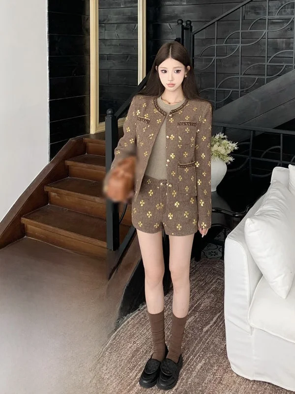Korean Style Fashionable Shoulder Coat And Shorts Set Comfortable High Waist Cotton Blend Midweight Autumn Casual Outfit
Korean Style Fashionable Shoulder Coat And Shorts Set Comfortable High Waist Cotton Blend Midweight Autumn Casual Outfit
