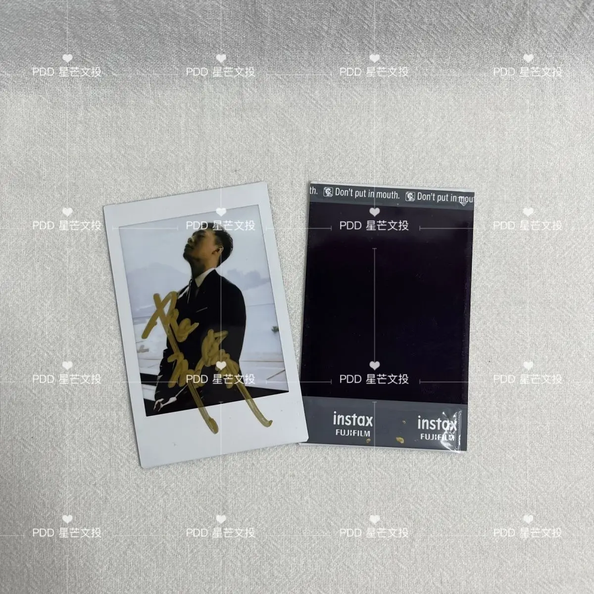 Zhang Yifangcheng's autograph: 3-inch peripheral birthday gifts for classmates and friends
Zhang Yifangcheng's autograph: 3-inch peripheral birthday gifts for classmates and friends