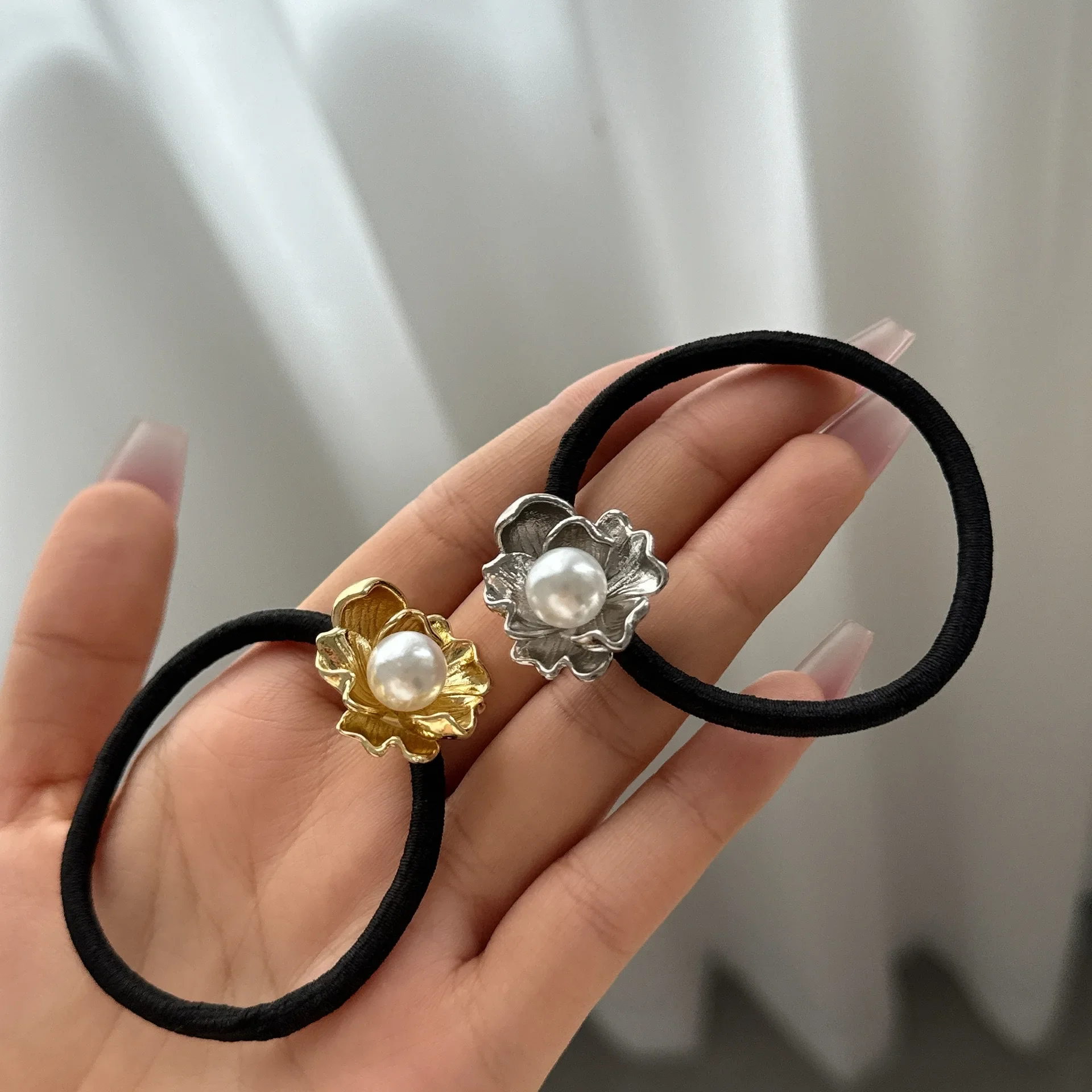 Artistic Vintage Unique Design Lotus Simple Gentle Pearl Flower Hair Tie Elastic Band for Women Sturdy
Artistic Vintage Unique Design Lotus Simple Gentle Pearl Flower Hair Tie Elastic Band for Women Sturdy