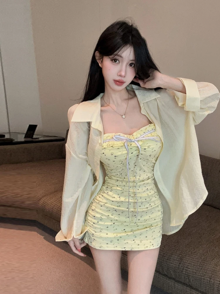 Sweet And Spicy Knot Tie-Dress Floral Print Wrap around Tube Top Sunscreen Shirt Set Women's Fashion Summer Outfit
Sweet And Spicy Knot Tie-Dress Floral Print Wrap around Tube Top Sunscreen Shirt Set Women's Fashion Summer Outfit