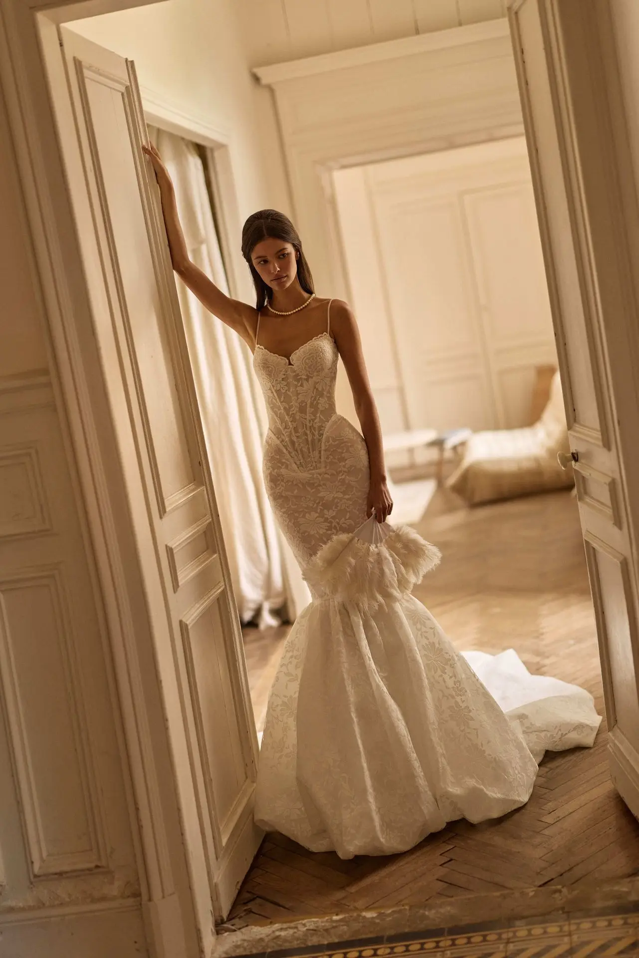 Свадебное платье-русалка с кружевом, минималистичное, для полных фигур, элегантное, для гражданской церемонии, высокая мода, для невесты
Свадебное платье-русалка с кружевом, минималистичное, для полных фигур, элегантное, для гражданской церемонии, высокая мода, для невесты